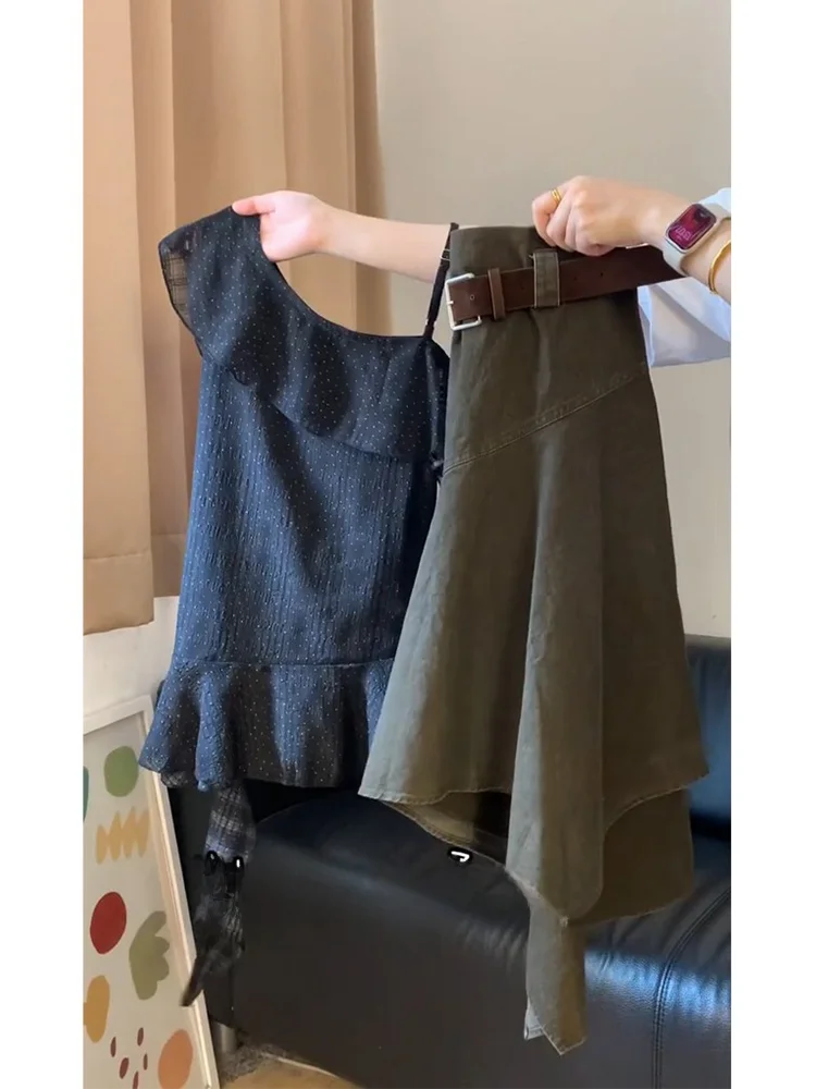 American Retro Patchwork Asymmetrical High Waist Denim Midi Skirt for Women Summer New Style Side Slit Uneven Half Skirt
American Retro Patchwork Asymmetrical High Waist Denim Midi Skirt for Women Summer New Style Side Slit Uneven Half Skirt