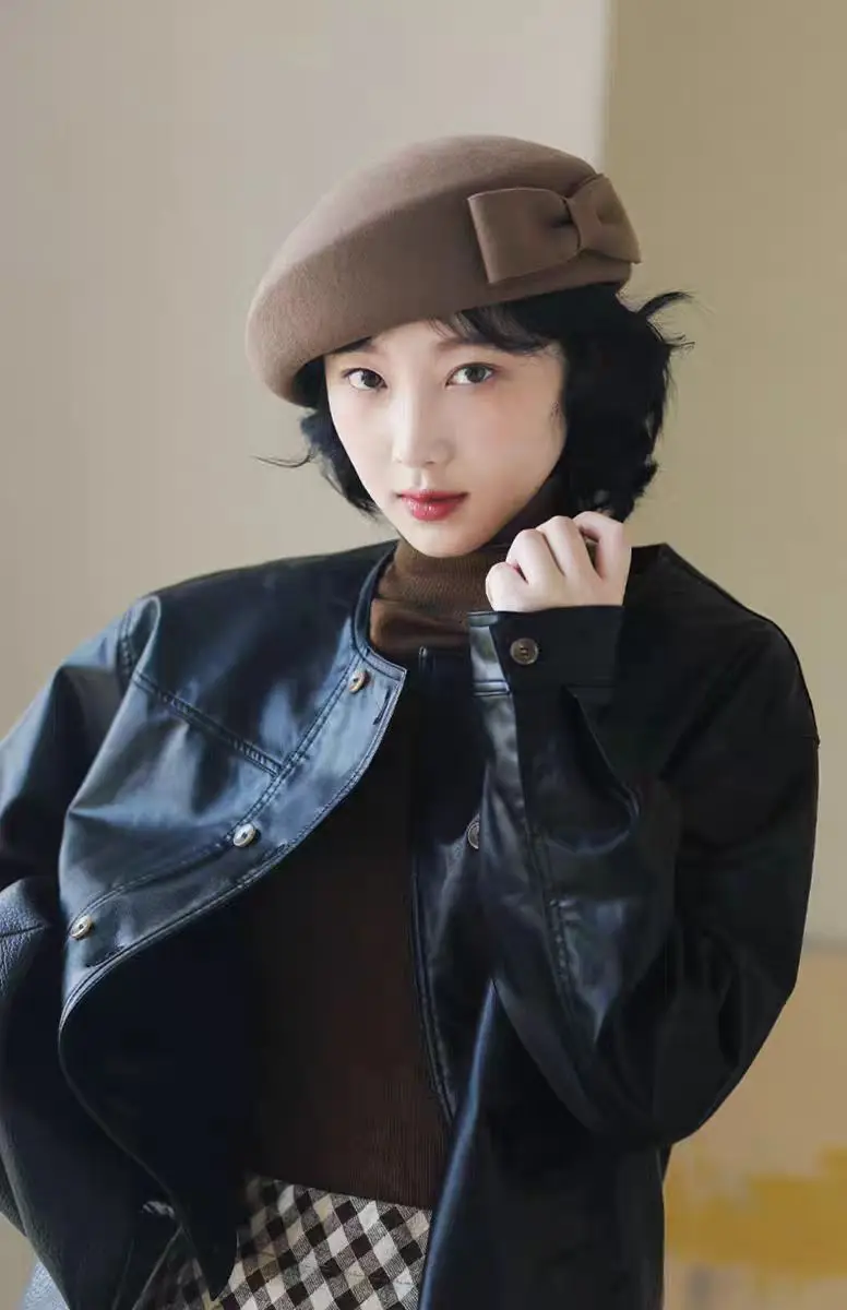 classics Vintage Style Women Winter Wool Hat Bowknot Decoration Dress Fascinator Wool Beret Formal Ladies Church Hat Tilt Hat
classics Vintage Style Women Winter Wool Hat Bowknot Decoration Dress Fascinator Wool Beret Formal Ladies Church Hat Tilt Hat
