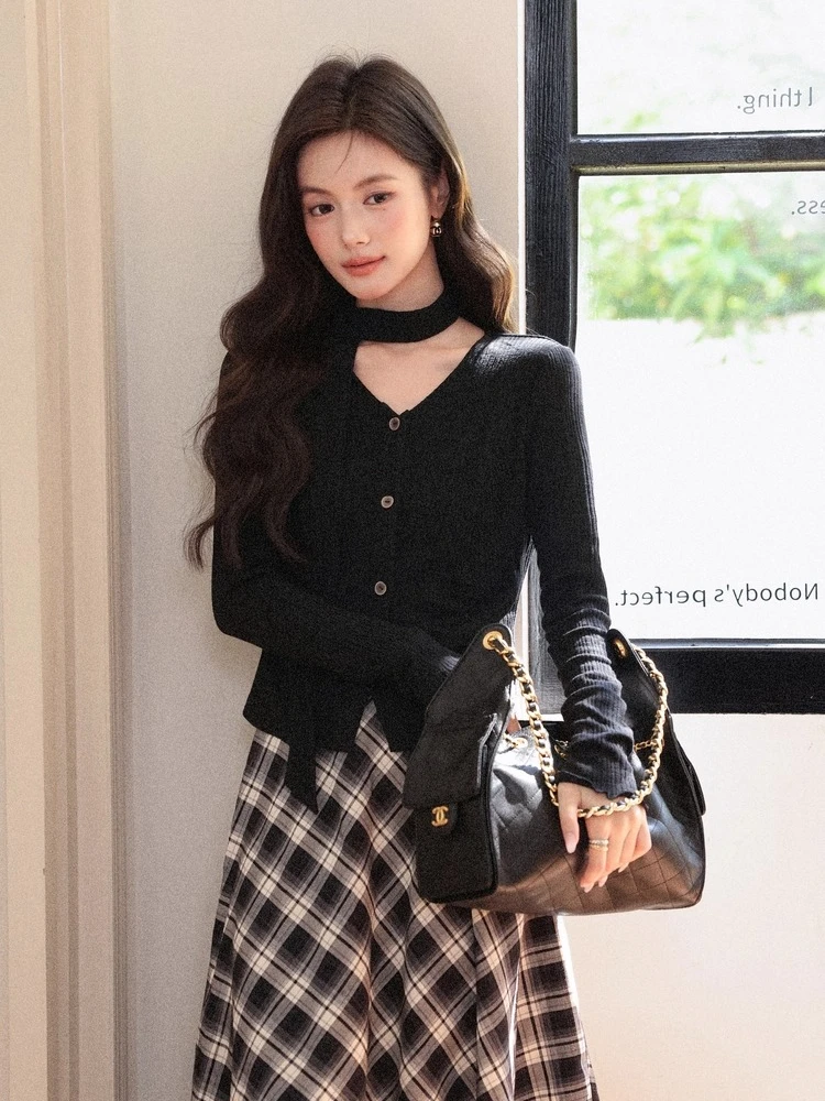 ALXNAN футболка с длинными рукавами, черный кардиган с v-образным вырезом и обычными плечами на пуговицах спереди, осенние тонкие женские многослойные топы L57678-1
ALXNAN футболка с длинными рукавами, черный кардиган с v-образным вырезом и обычными плечами на пуговицах спереди, осенние тонкие женские многослойные топы L57678-1