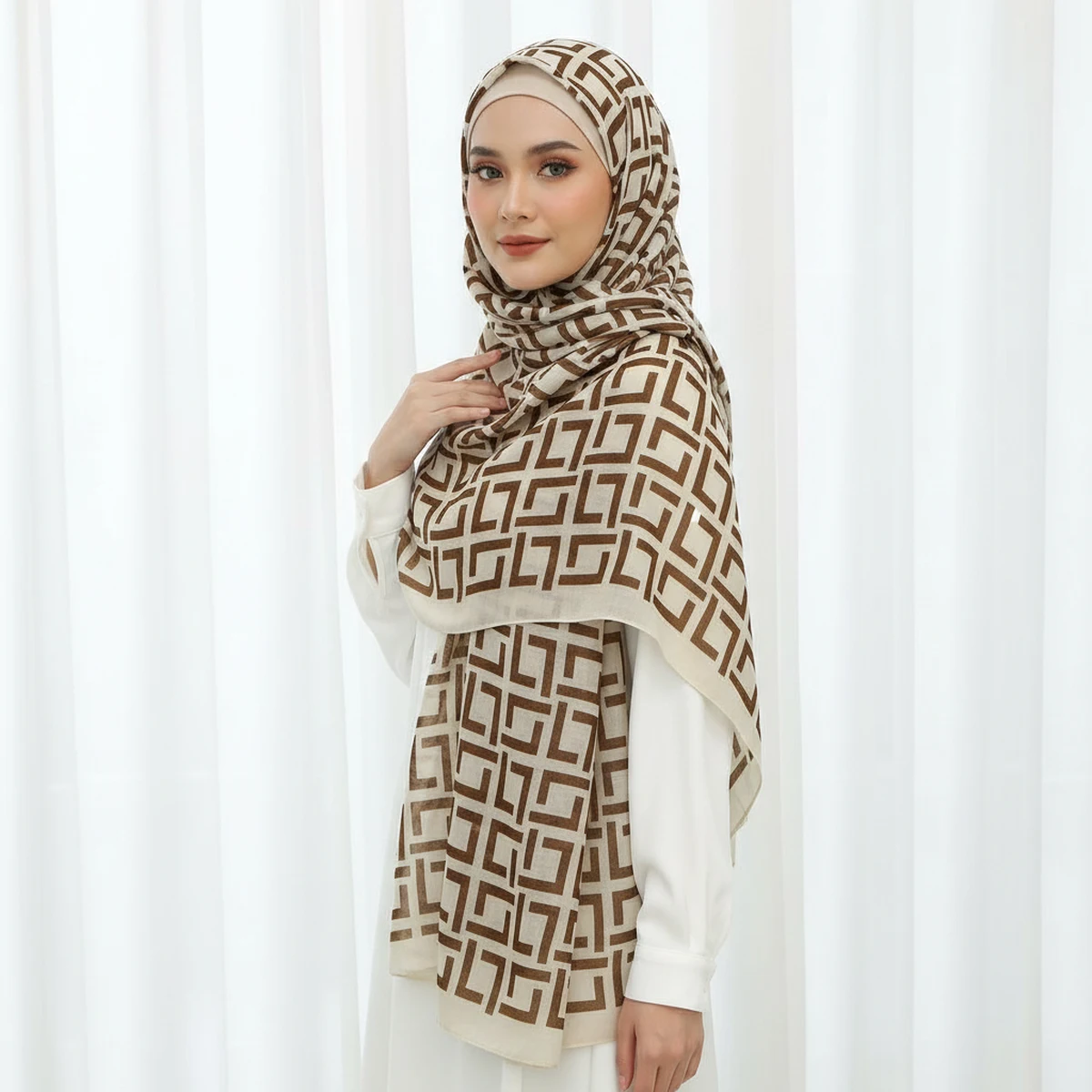 Fashion Geometric Print Cotton Linen Modal Hijab Scarf for Muslim Women Islam Foulard Turban Solid Headscarf Shawl Wrap 180*75cm
Fashion Geometric Print Cotton Linen Modal Hijab Scarf for Muslim Women Islam Foulard Turban Solid Headscarf Shawl Wrap 180*75cm