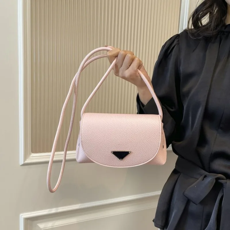 Lightweight Diaper Bag Women Classic Elegant Sewing Trendy Leather Material Multi Functional Carry Bag
Lightweight Diaper Bag Women Classic Elegant Sewing Trendy Leather Material Multi Functional Carry Bag