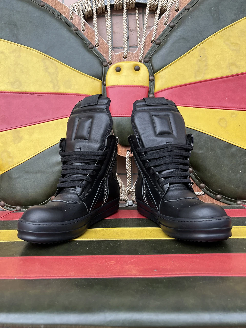R-o Classic Men Shoes Black Leather Sneakers Women Zipper High Top Shoes Casual Lace Up Ankle Boots Quality Geobasket Shoes
R-o Classic Men Shoes Black Leather Sneakers Women Zipper High Top Shoes Casual Lace Up Ankle Boots Quality Geobasket Shoes 