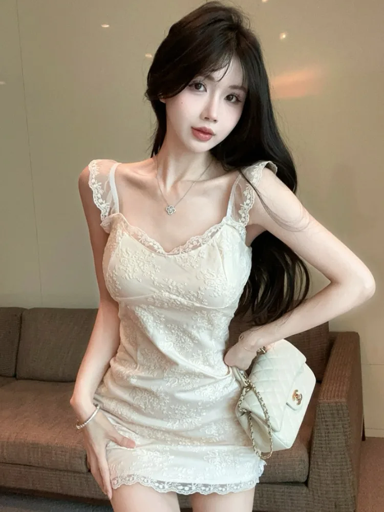 Elegant Lace Trim Halter Dress Women Summer 2026 Sweet And Spicy Girl Slimming Bodycon Skirt French Style Bridesmaid Dress
Elegant Lace Trim Halter Dress Women Summer 2026 Sweet And Spicy Girl Slimming Bodycon Skirt French Style Bridesmaid Dress