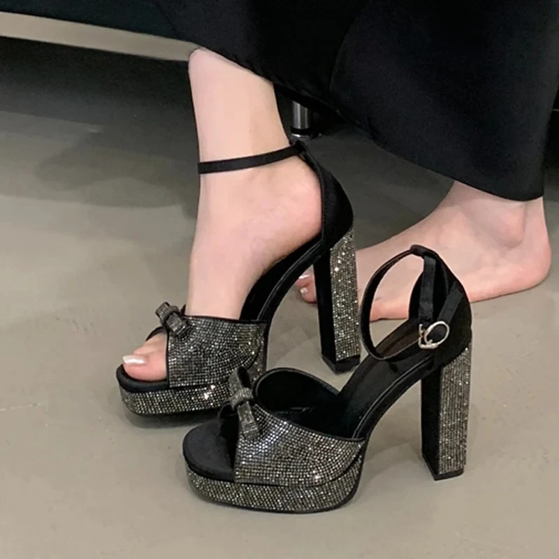 Women's Sandals Summer Fashion Crystal Bowknot Open Toe Sandals Luxury Rhinestone High Heels for Women Party Dress Shoe Zapatos
Women's Sandals Summer Fashion Crystal Bowknot Open Toe Sandals Luxury Rhinestone High Heels for Women Party Dress Shoe Zapatos