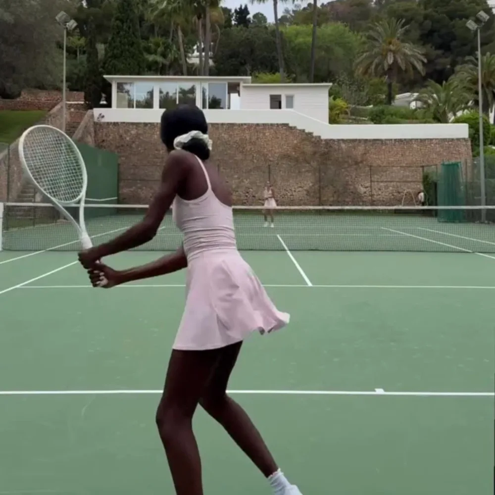 NEW Tight-fitting Sports Dress with Chest Pad Breathable Outdoor Casual Golf Beautiful Back Yoga Tennis Skirt Built in Shorts
NEW Tight-fitting Sports Dress with Chest Pad Breathable Outdoor Casual Golf Beautiful Back Yoga Tennis Skirt Built in Shorts