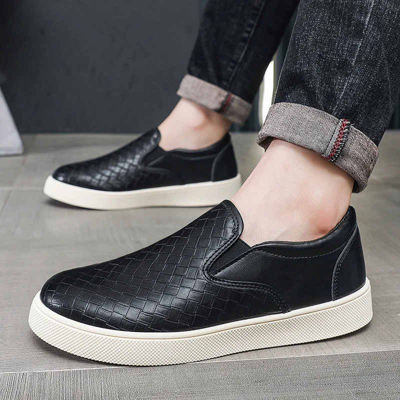 Men's Spring High end Versatile Casual Shoes with One Step Slip on Cover and Flat Bottom Lightweight Board Shoes
Men's Spring High end Versatile Casual Shoes with One Step Slip on Cover and Flat Bottom Lightweight Board Shoes