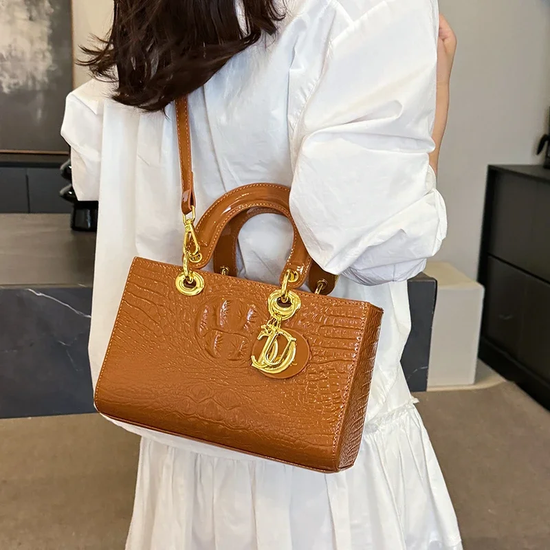 Famous Designer Leather Handbags For Women, Elegant Crossbody Messenger Bag Shoulder Style, Spacious Tote For Daily Use
Famous Designer Leather Handbags For Women, Elegant Crossbody Messenger Bag Shoulder Style, Spacious Tote For Daily Use