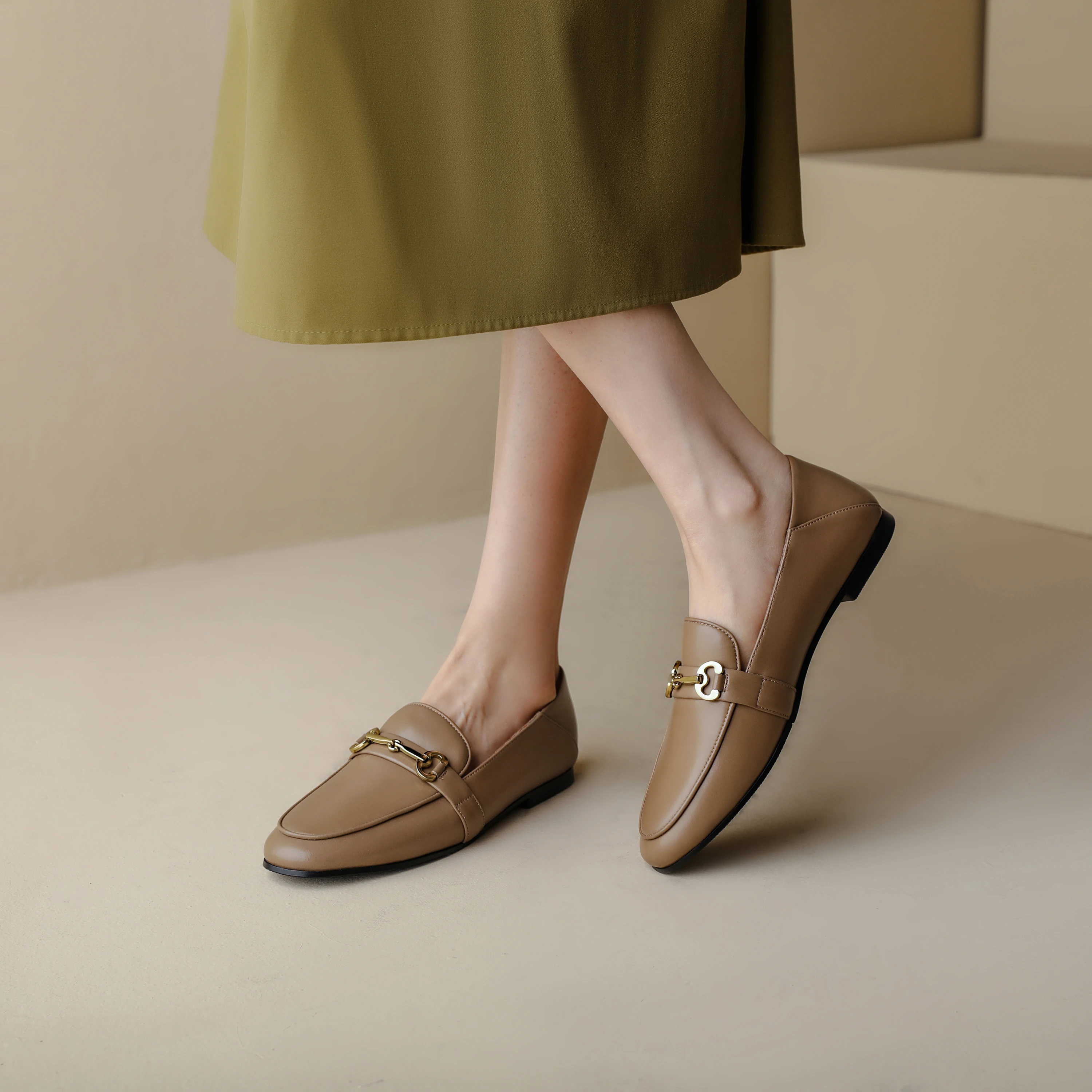 Genuine Leather Metal Buckle Loafers Round Head Women Flats Cover Low Heel Shoes Zapatos Mujer Casual Dressy Shoes,Single shoes
Genuine Leather Metal Buckle Loafers Round Head Women Flats Cover Low Heel Shoes Zapatos Mujer Casual Dressy Shoes,Single shoes