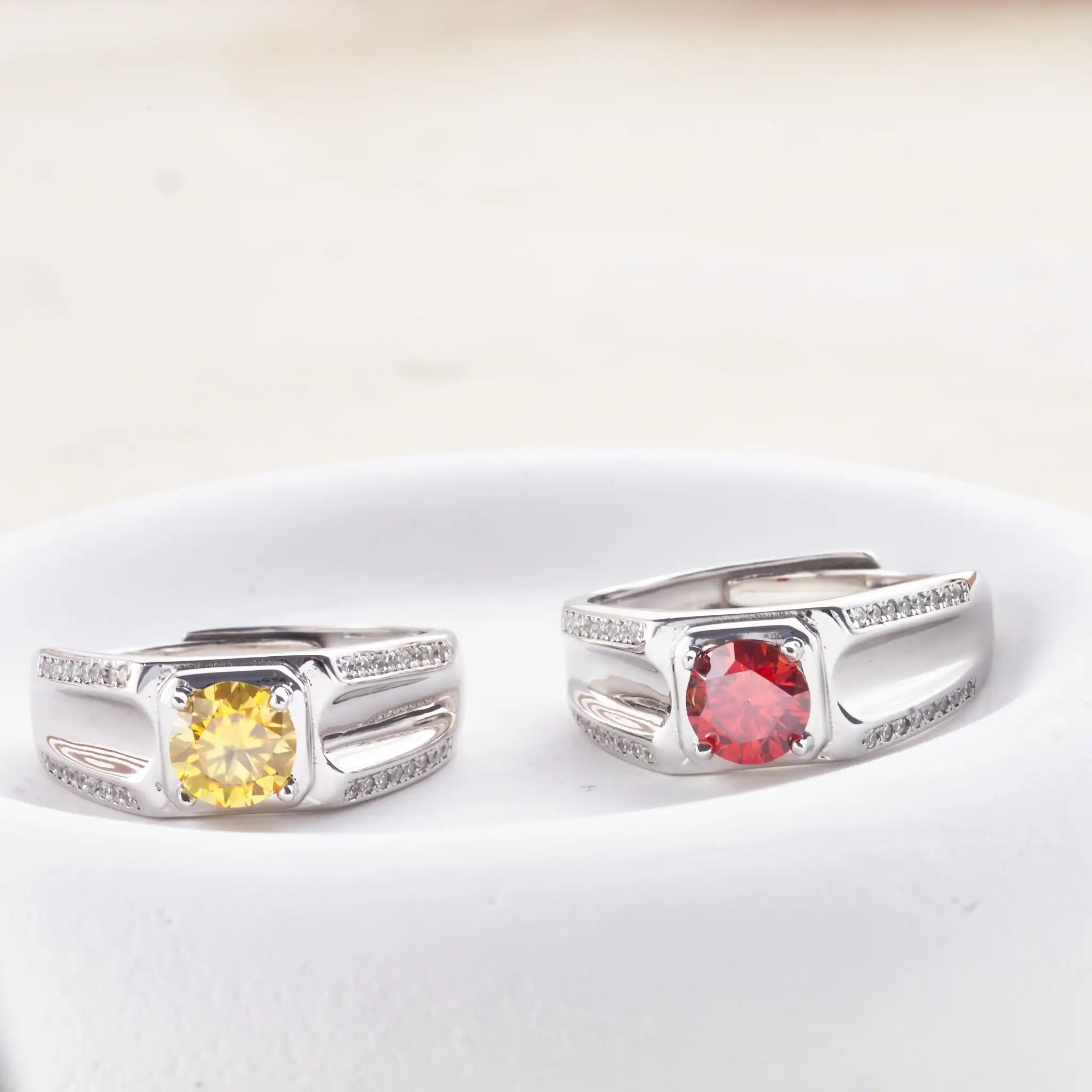 1ct D Color Moissanite Ring For Men 925 Sterling Silver Engagement Wedding Band Party Man Rings Luxury Fine Jewelry
1ct D Color Moissanite Ring For Men 925 Sterling Silver Engagement Wedding Band Party Man Rings Luxury Fine Jewelry