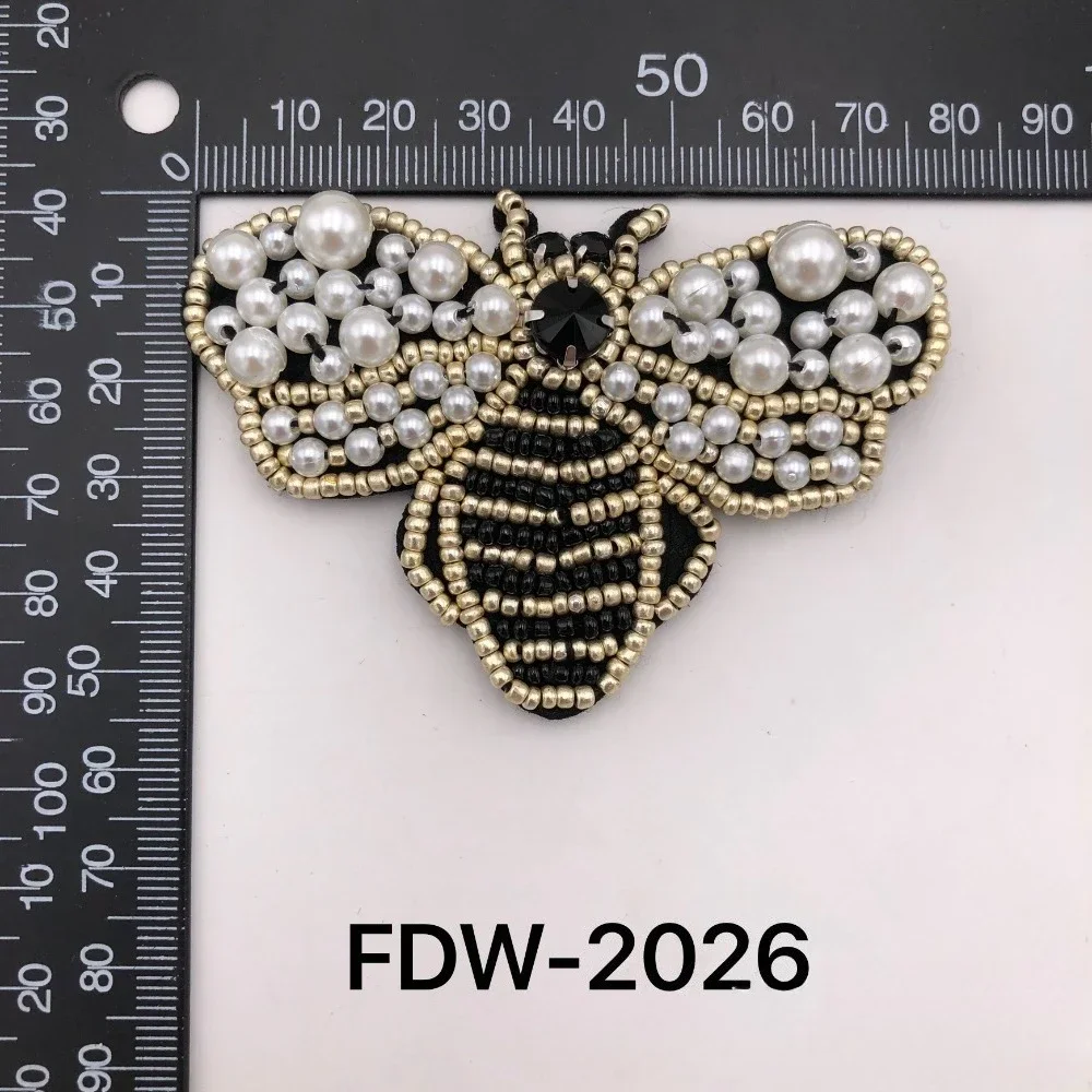 Beaded Cloth Sticker Jewelry Crystal Three-dimensional Animal Mouse Beaded DIY Clothing Accessories
Beaded Cloth Sticker Jewelry Crystal Three-dimensional Animal Mouse Beaded DIY Clothing Accessories