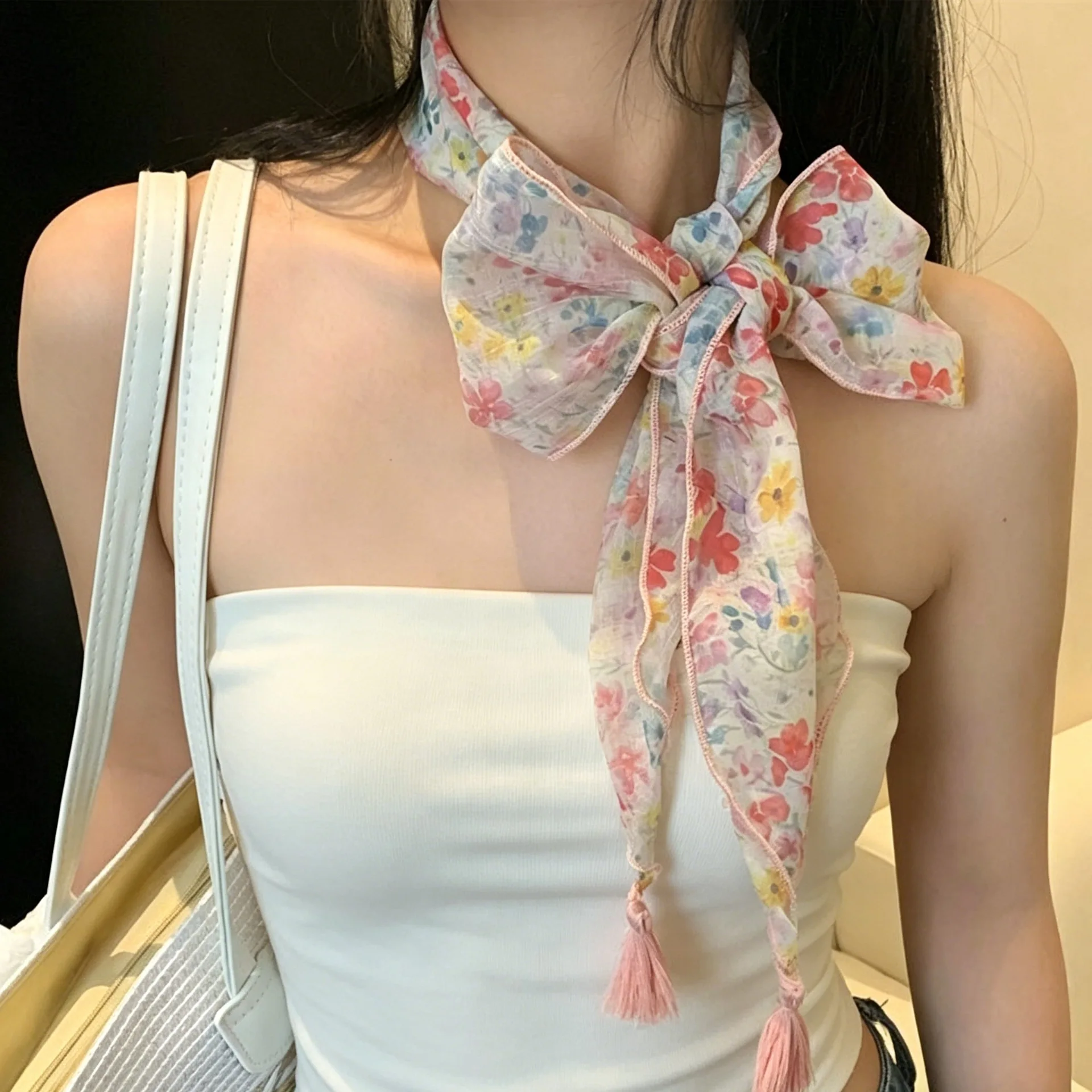 Pastoral Style Floral Print Silk Scarf for Women Neck Scarf Hair Rope Tie Ponytail Holder Headband Female Accessories Headdress
Pastoral Style Floral Print Silk Scarf for Women Neck Scarf Hair Rope Tie Ponytail Holder Headband Female Accessories Headdress