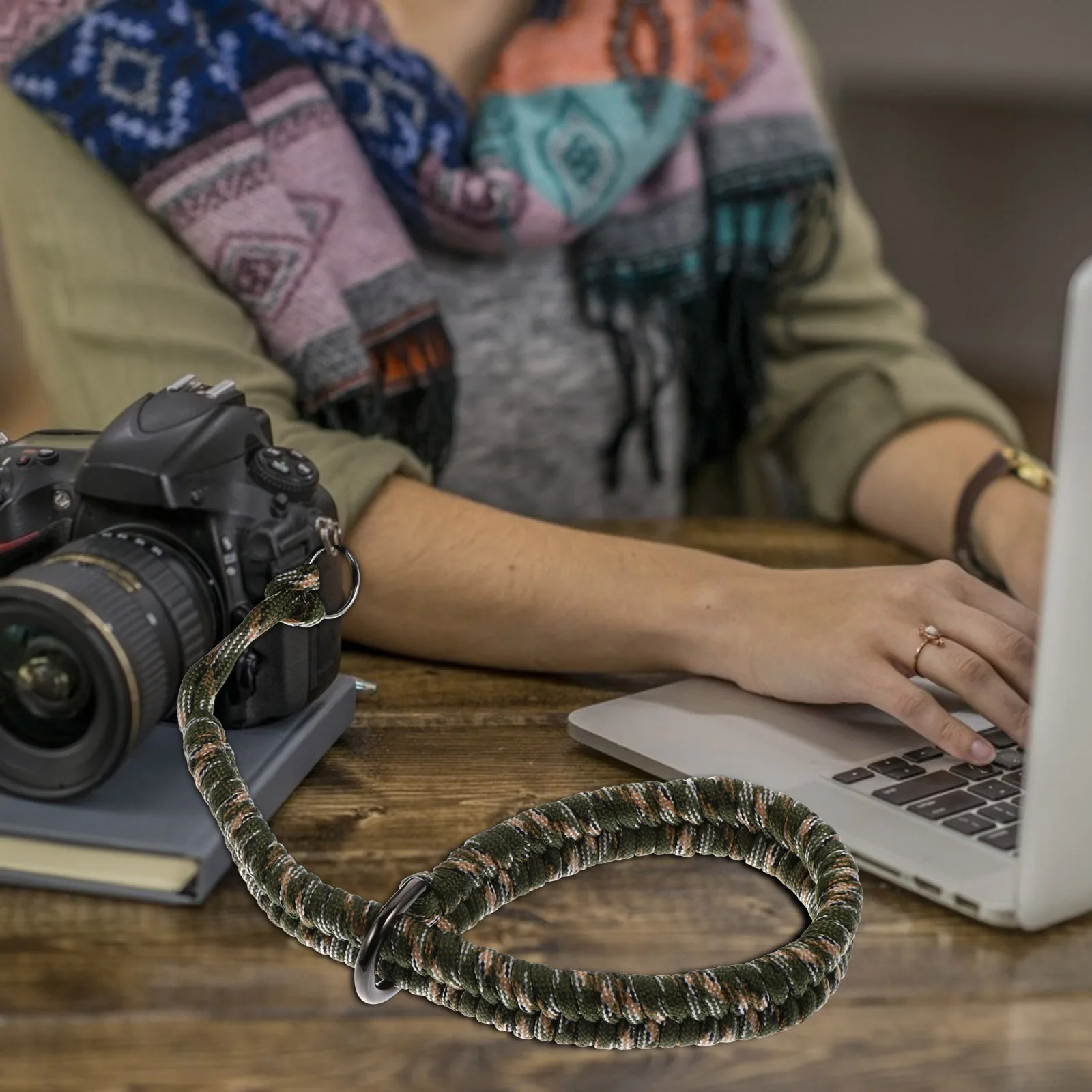 1pc Camera Wrist Strap Quick Release Lanyard For Dslr Lightweight Durable Nylon Steel Comfortable Fit Secure Hold Easy Install
1pc Camera Wrist Strap Quick Release Lanyard For Dslr Lightweight Durable Nylon Steel Comfortable Fit Secure Hold Easy Install