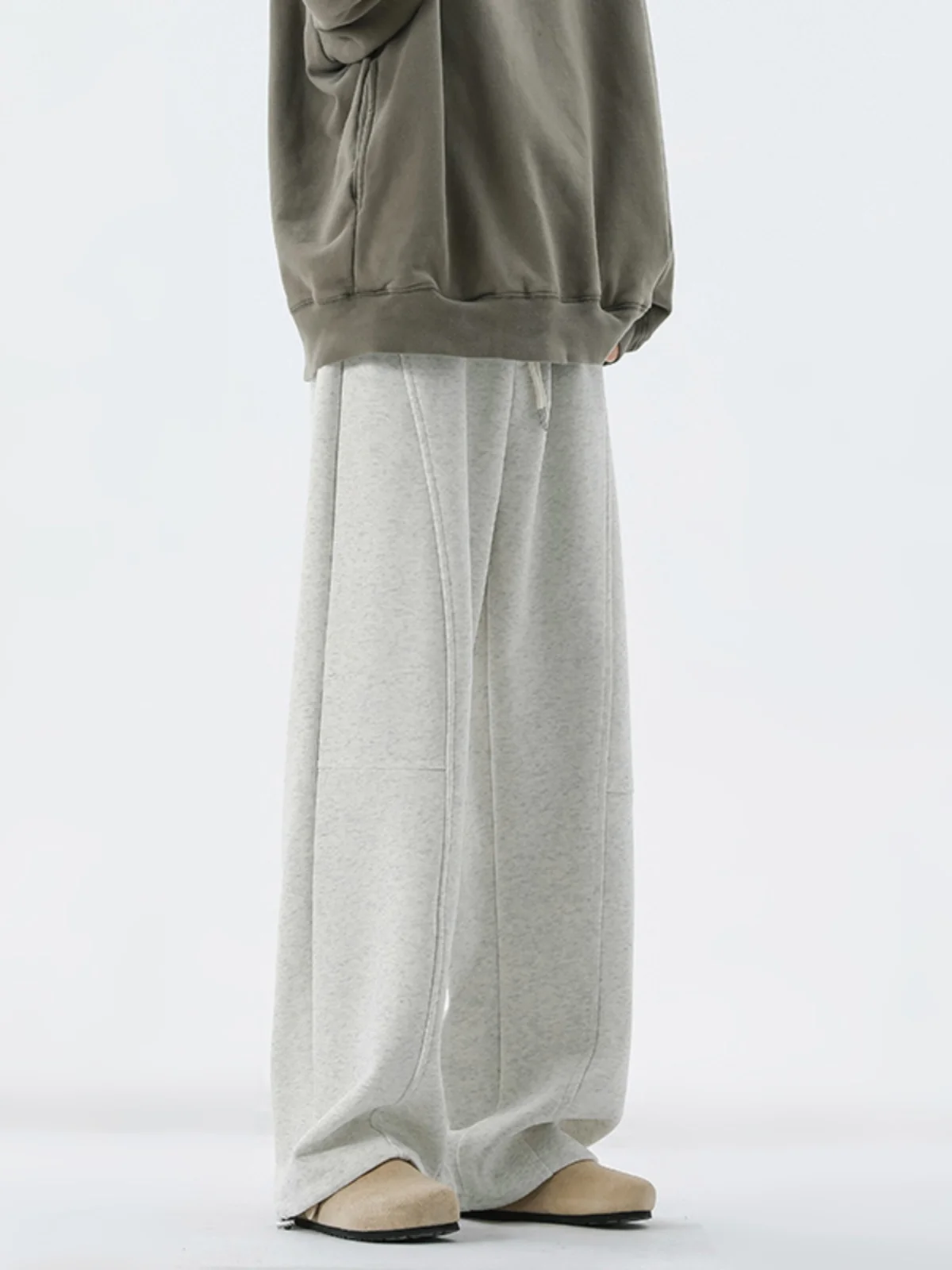 Повседневные базовые однотонные спортивные мужские брюки прямого кроя для осени, свободные молодежные модные брюки
Повседневные базовые однотонные спортивные мужские брюки прямого кроя для осени, свободные молодежные модные брюки