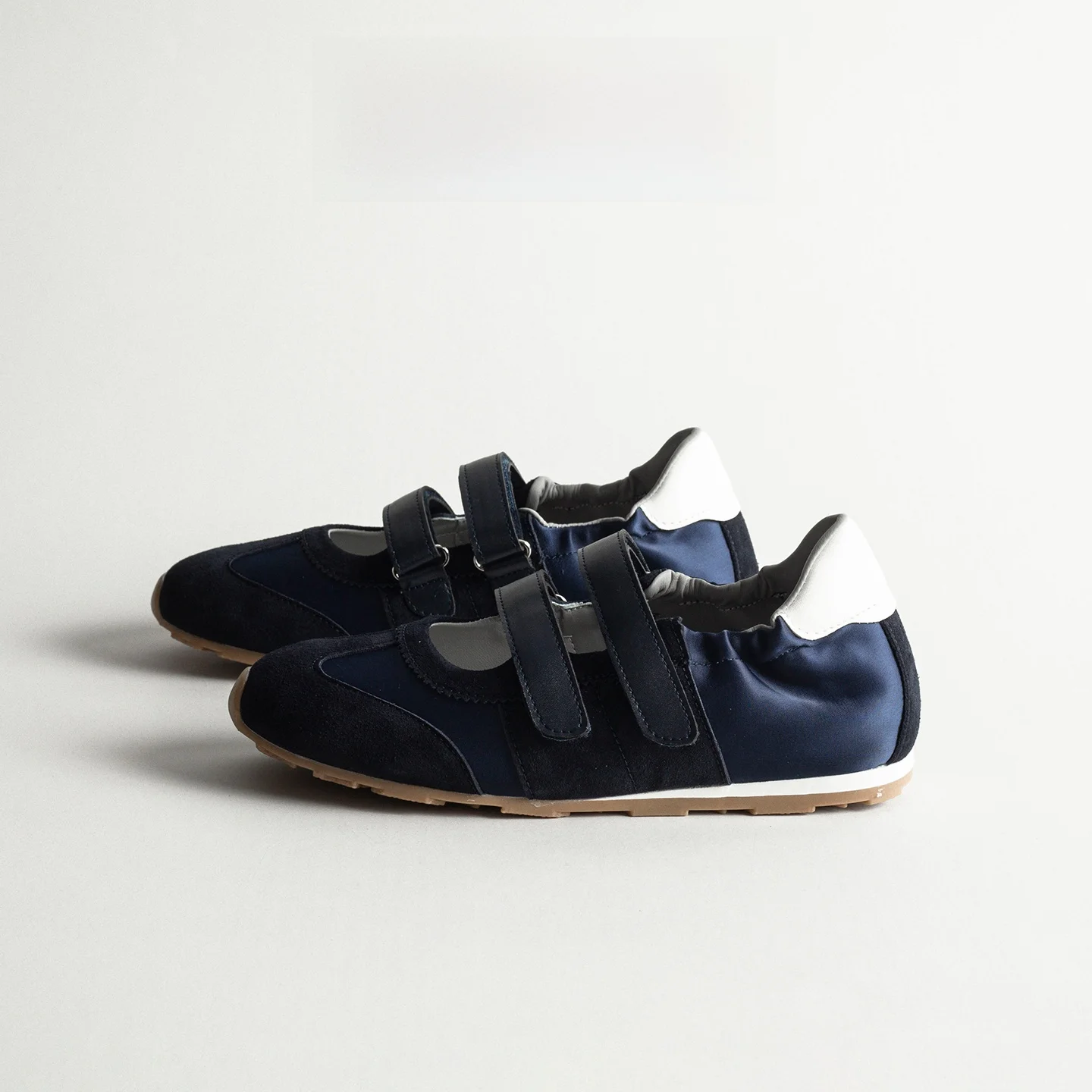 Genuine Leather Ballet Mary Jane Shoes Women's Spring Season Versatile Heightening round Head Casual Sports Dequn Shoes
Genuine Leather Ballet Mary Jane Shoes Women's Spring Season Versatile Heightening round Head Casual Sports Dequn Shoes