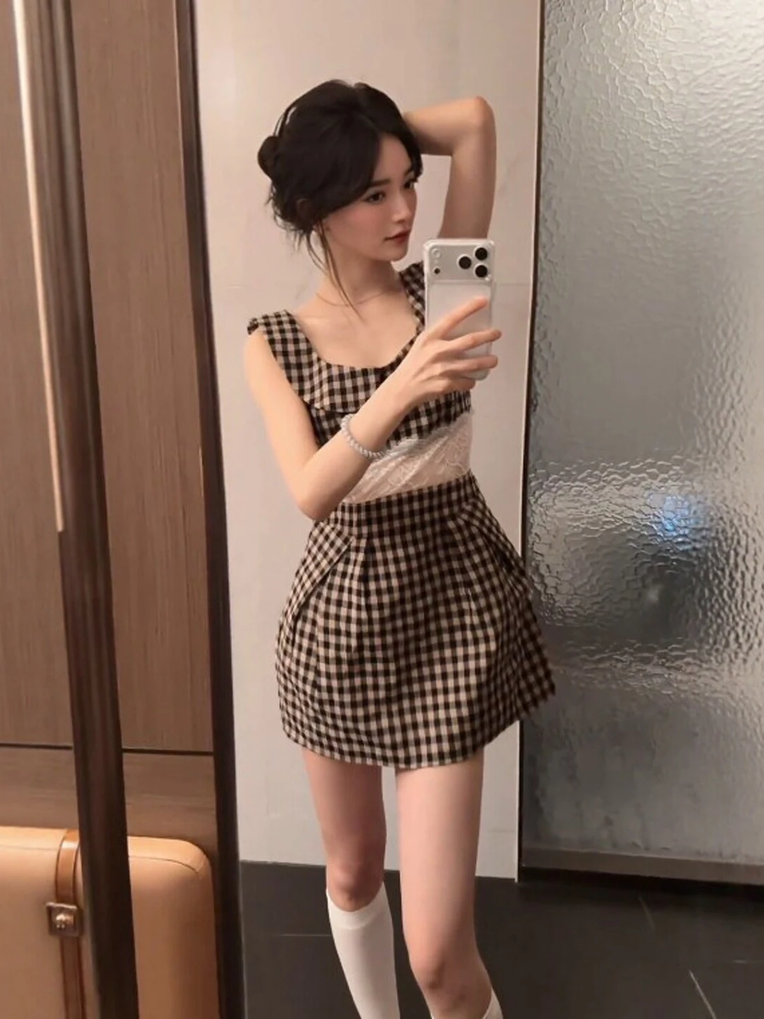 Retro Plaid Waist-Cinching Slimming Summer Dress Midi Length Sleeveless High Waist Vintage Design Beautifully Stylish New Arr...
Retro Plaid Waist-Cinching Slimming Summer Dress Midi Length Sleeveless High Waist Vintage Design Beautifully Stylish New Arr...