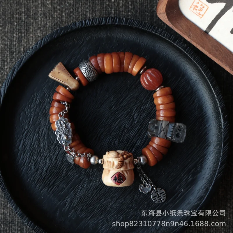 bone intestine paired with deer antler and Kintsuke beads, a money bag bracelet, fashionable jewelry
bone intestine paired with deer antler and Kintsuke beads, a money bag bracelet, fashionable jewelry