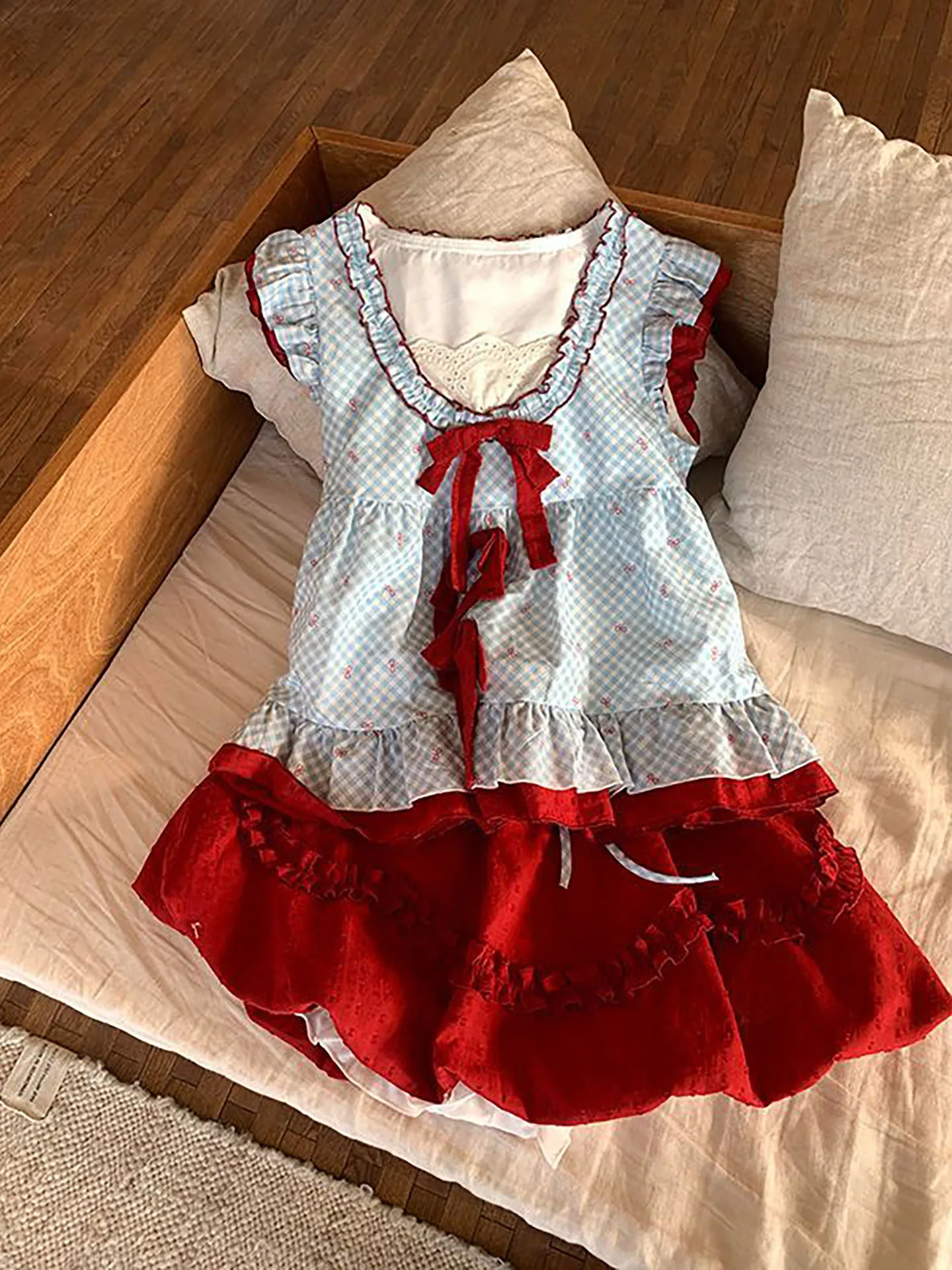 Sweet Knot Color Block Plaid Short Sleeve Top And Half Length Skirt Two Piece Set for Women Summer Fashion Outfit
Sweet Knot Color Block Plaid Short Sleeve Top And Half Length Skirt Two Piece Set for Women Summer Fashion Outfit