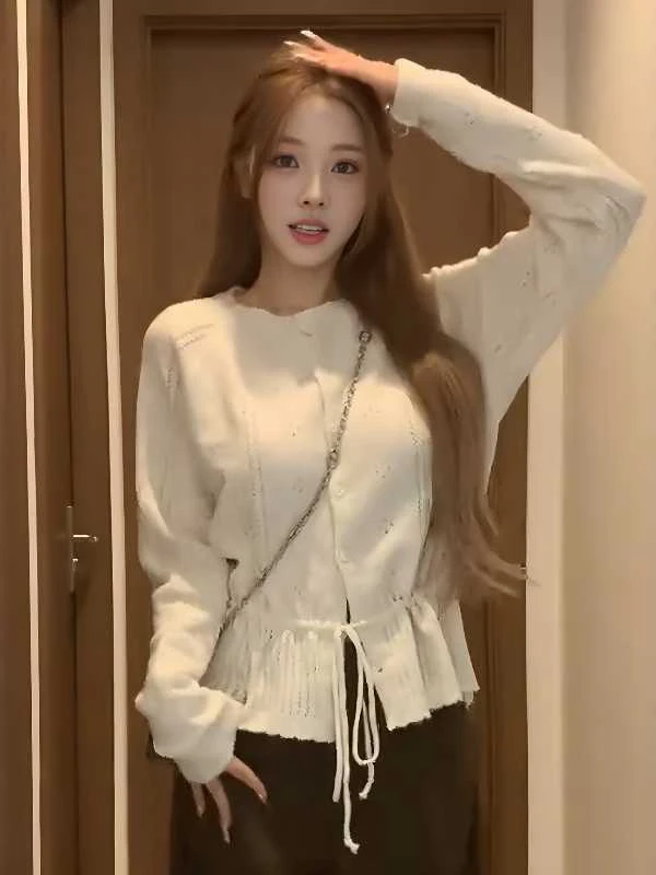 White Knitted Top Waist-Cinching Hollow out Belted Faion Slimming Design French Sle Long Sve Women's Ciwalk Innerwear
White Knitted Top Waist-Cinching Hollow out Belted Faion Slimming Design French Sle Long Sve Women's Ciwalk Innerwear