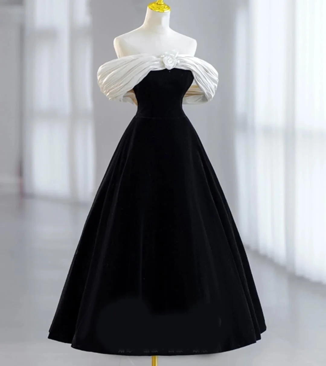 Customized Exquisite Velvet Off The Shoulder 3D Flowers Pearls Evening Dresses Sexy Party Dress Custom Made Cocktail D
Customized Exquisite Velvet Off The Shoulder 3D Flowers Pearls Evening Dresses Sexy Party Dress Custom Made Cocktail D