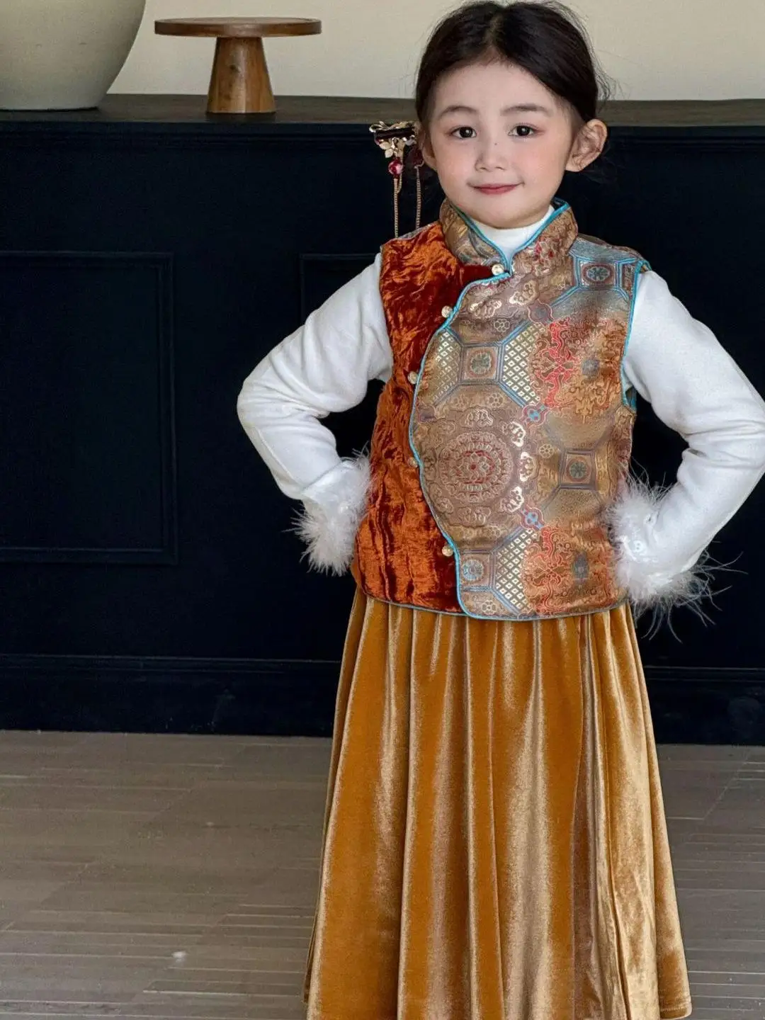 Girls' Winter Faion 2025 Traditional Chinese Sle Revisited Song Silk Embroidered Cotton Flag Dr Vest Two-Piece Set
Girls' Winter Faion 2025 Traditional Chinese Sle Revisited Song Silk Embroidered Cotton Flag Dr Vest Two-Piece Set
