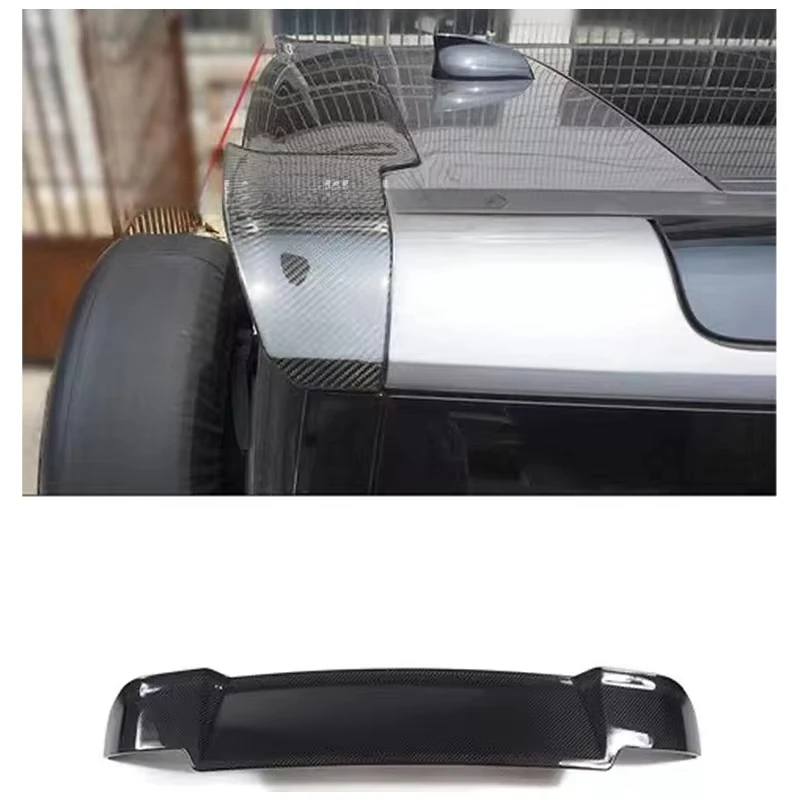 The Carbon Fibre Rear Spoiler Tail Fin Is Suitable for The 2022 Land Rover Defender 110/90 Body Kit
The Carbon Fibre Rear Spoiler Tail Fin Is Suitable for The 2022 Land Rover Defender 110/90 Body Kit