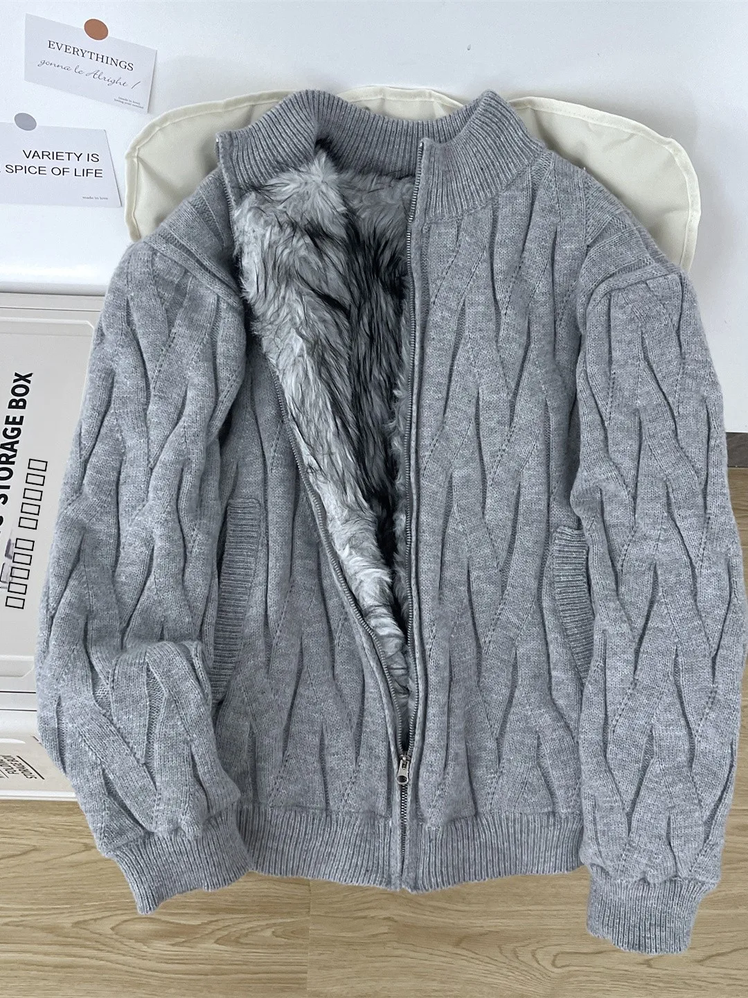 Thiened Fce Men's Knitted Sweater Winter Warm Casual Sle Zipper Closure Long Sve Stand Collar Cotton Jaet
Thiened Fce Men's Knitted Sweater Winter Warm Casual Sle Zipper Closure Long Sve Stand Collar Cotton Jaet