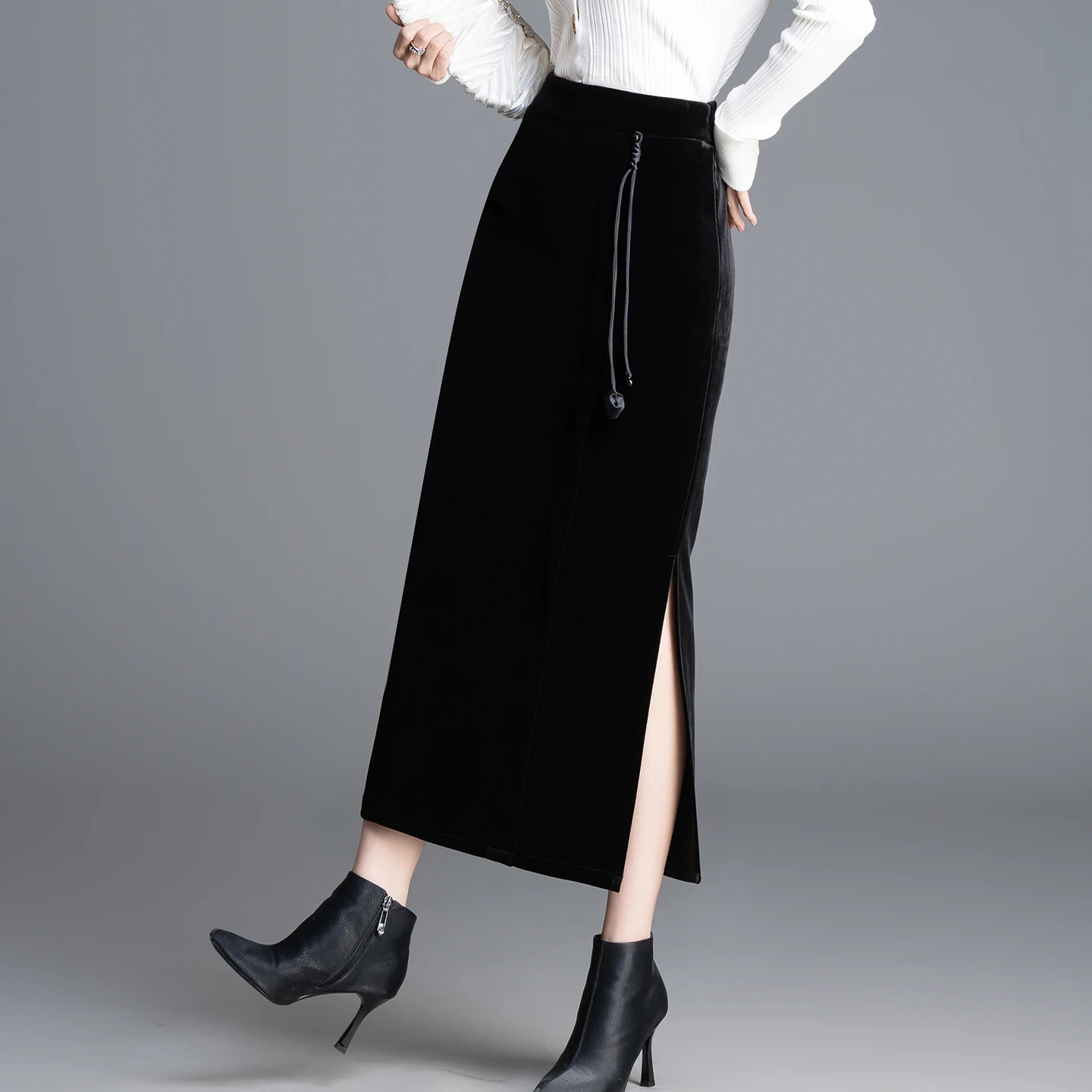 Женская утепленная бархатная юбка с высокой талией, прямого кроя, длинная, для весны, осени и зимы, новая модная модель для офиса и повседневной носки
Женская утепленная бархатная юбка с высокой талией, прямого кроя, длинная, для весны, осени и зимы, новая модная модель для офиса и повседневной носки