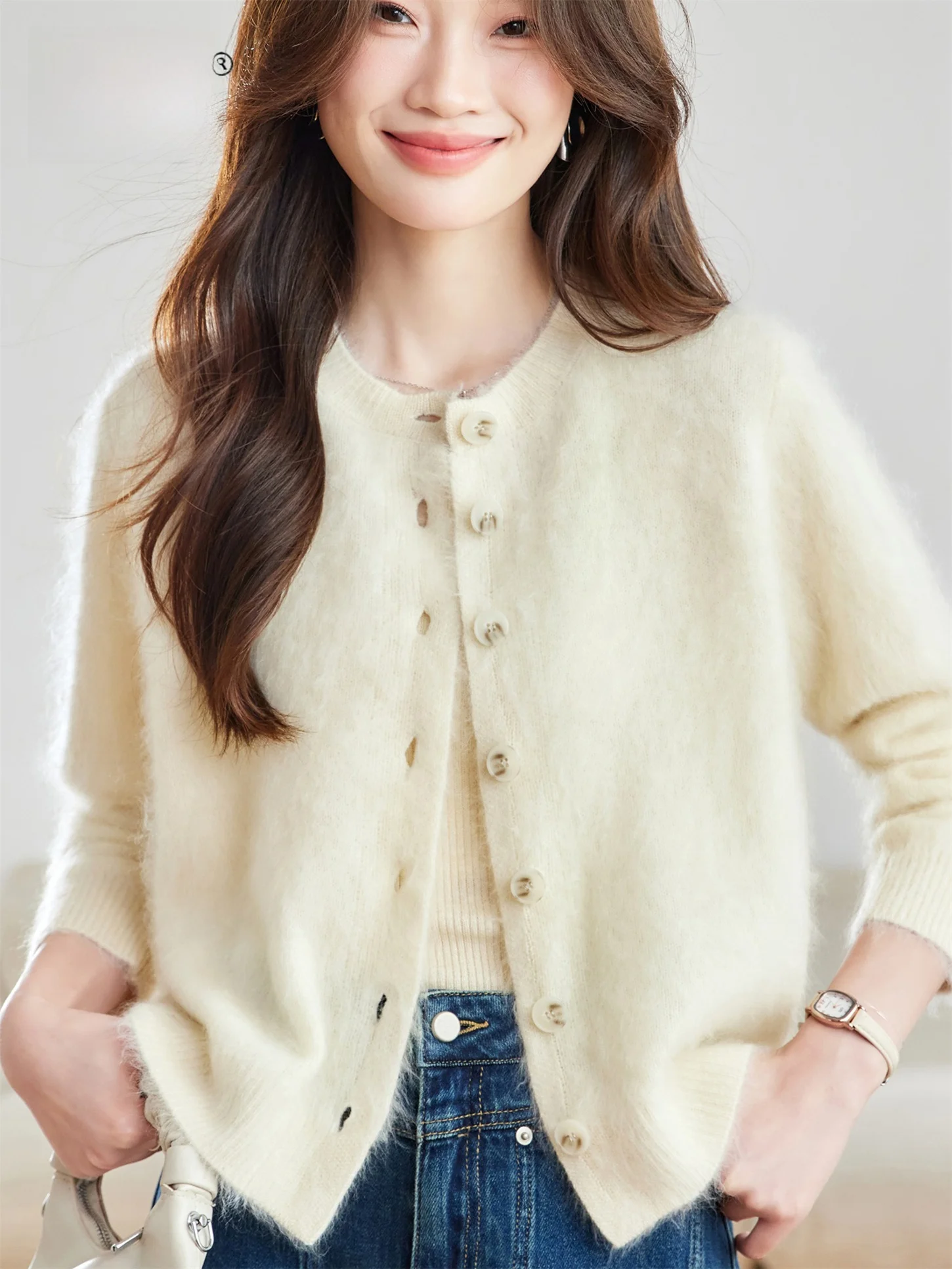 Осень-зима, новинка, длинный бархатный трикотаж, свободная женская верхняя одежда, мягкая шерсть, открытый кардиган Camere для больших размеров
Осень-зима, новинка, длинный бархатный трикотаж, свободная женская верхняя одежда, мягкая шерсть, открытый кардиган Camere для больших размеров