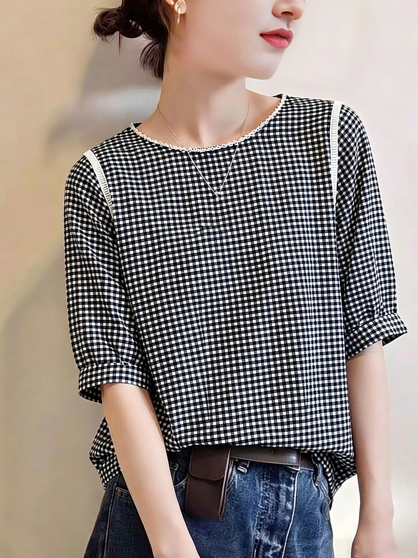 Unique Checkered Design Loose Short Sleeve Commuter Shirt for Women Spring Summer Fashionable Versatile Top Korean Style
Unique Checkered Design Loose Short Sleeve Commuter Shirt for Women Spring Summer Fashionable Versatile Top Korean Style