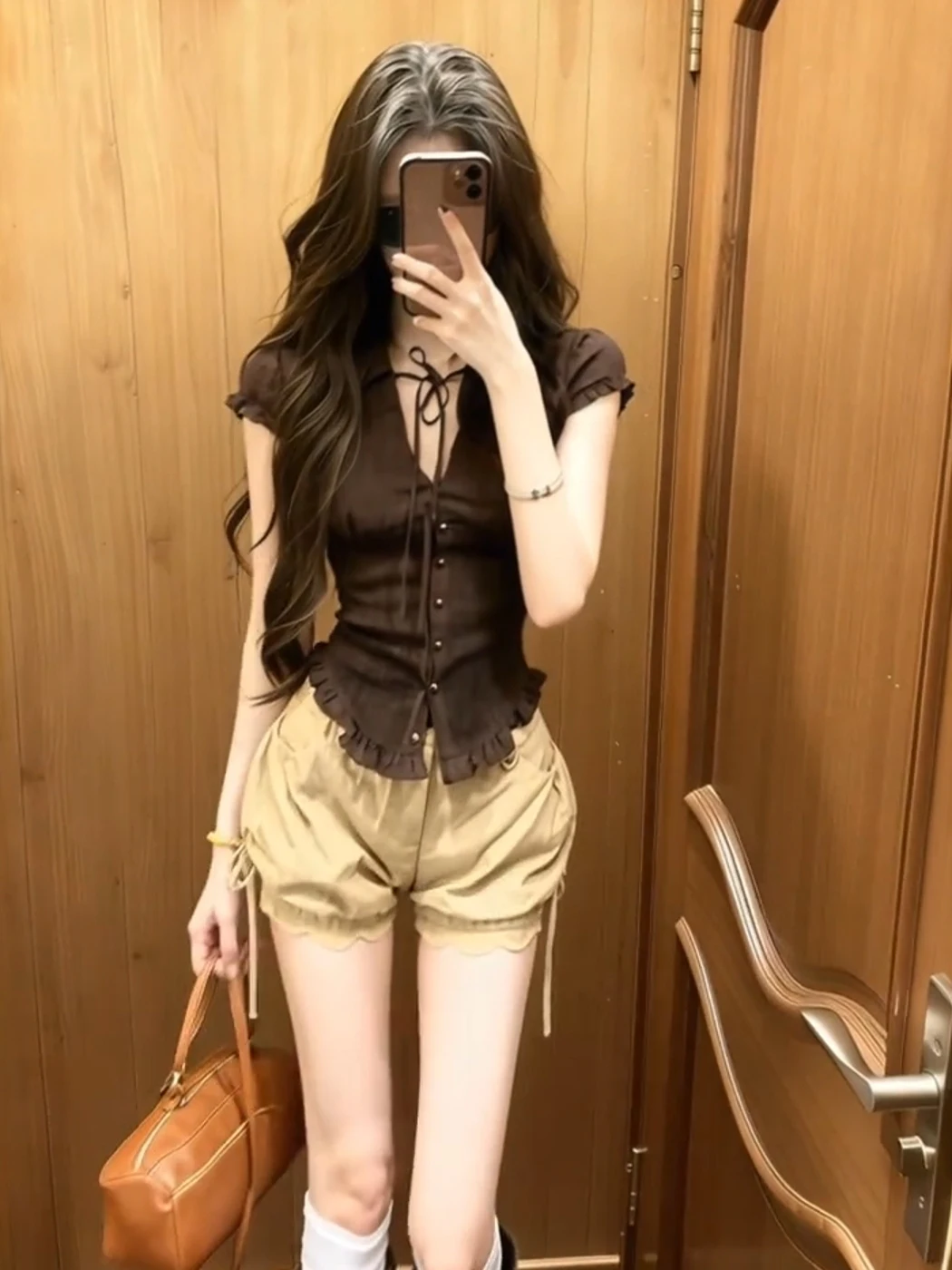American Hot Girl Style Shirt And Short Set Women's Fashion Summer Lace Trim Bubble Sleeve Short Sleeve Waist Cinched Outfit
American Hot Girl Style Shirt And Short Set Women's Fashion Summer Lace Trim Bubble Sleeve Short Sleeve Waist Cinched Outfit