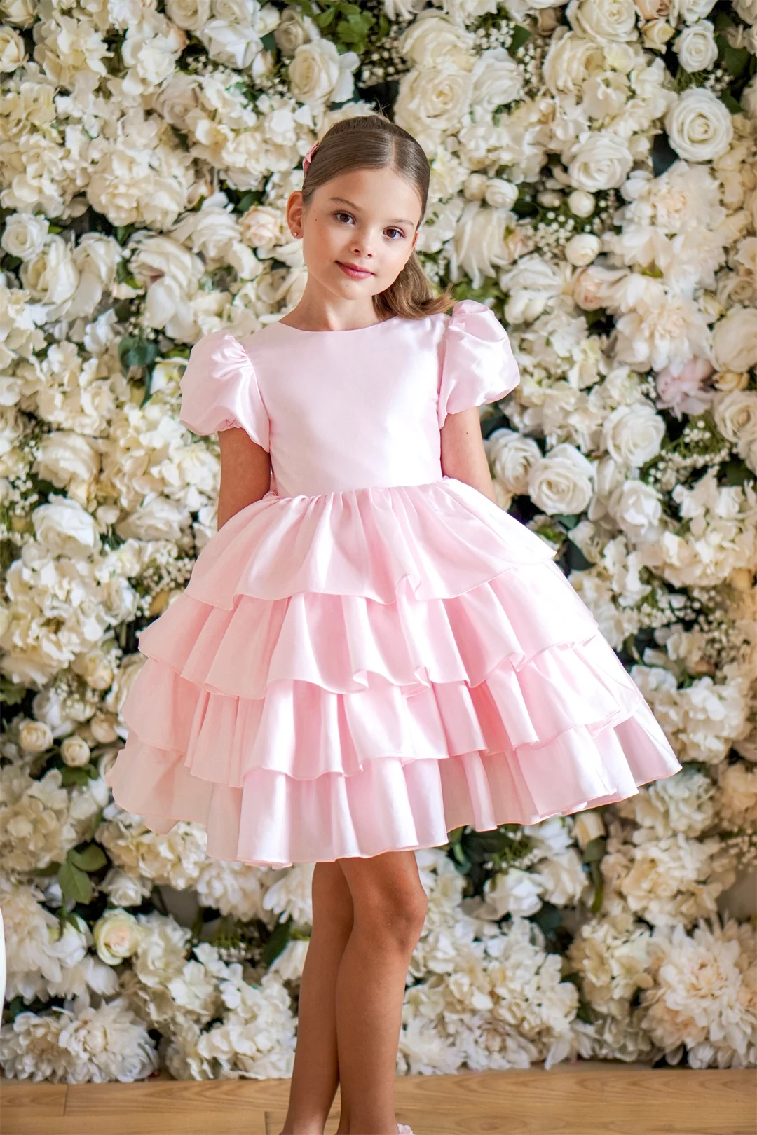 Soft Satin Puff Sleeve A-line Flower Girl Dresses With Back-Bow Tiered Ruffles Lovely Mini Cake Dress Wedding Guest Party Gowns
Soft Satin Puff Sleeve A-line Flower Girl Dresses With Back-Bow Tiered Ruffles Lovely Mini Cake Dress Wedding Guest Party Gowns