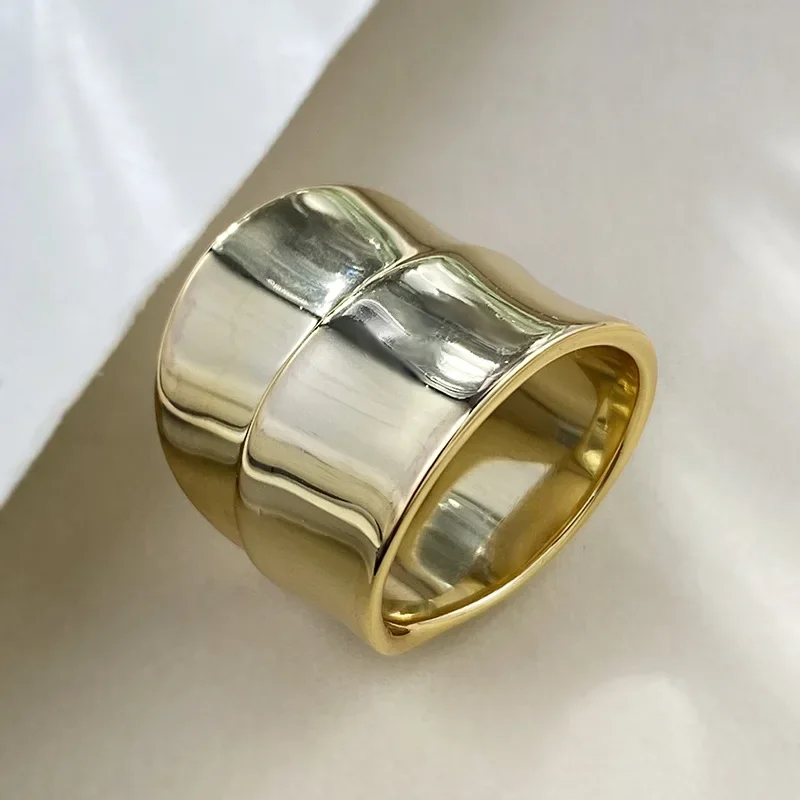 New S925 sterling silver ring with cool and stylish surface, simple and irregular ring, and creative concave convex design
New S925 sterling silver ring with cool and stylish surface, simple and irregular ring, and creative concave convex design