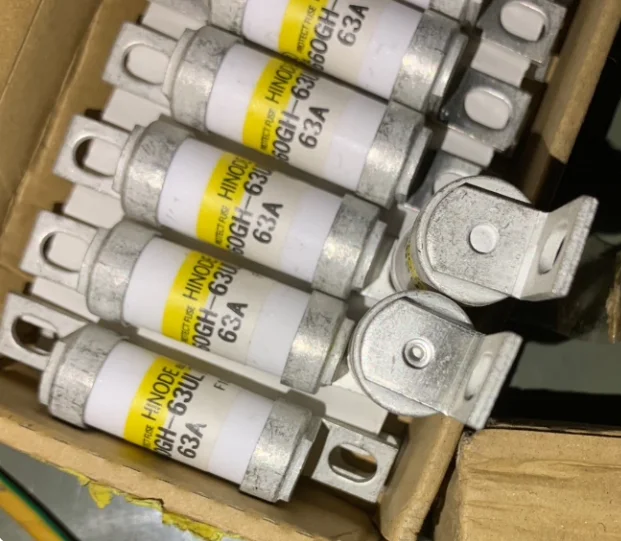 1 шт./лот 660GH-63ULTC 660GH 63ULTC HIN ODE AC660V DC450V IR100KA
1 шт./лот 660GH-63ULTC 660GH 63ULTC HIN ODE AC660V DC450V IR100KA