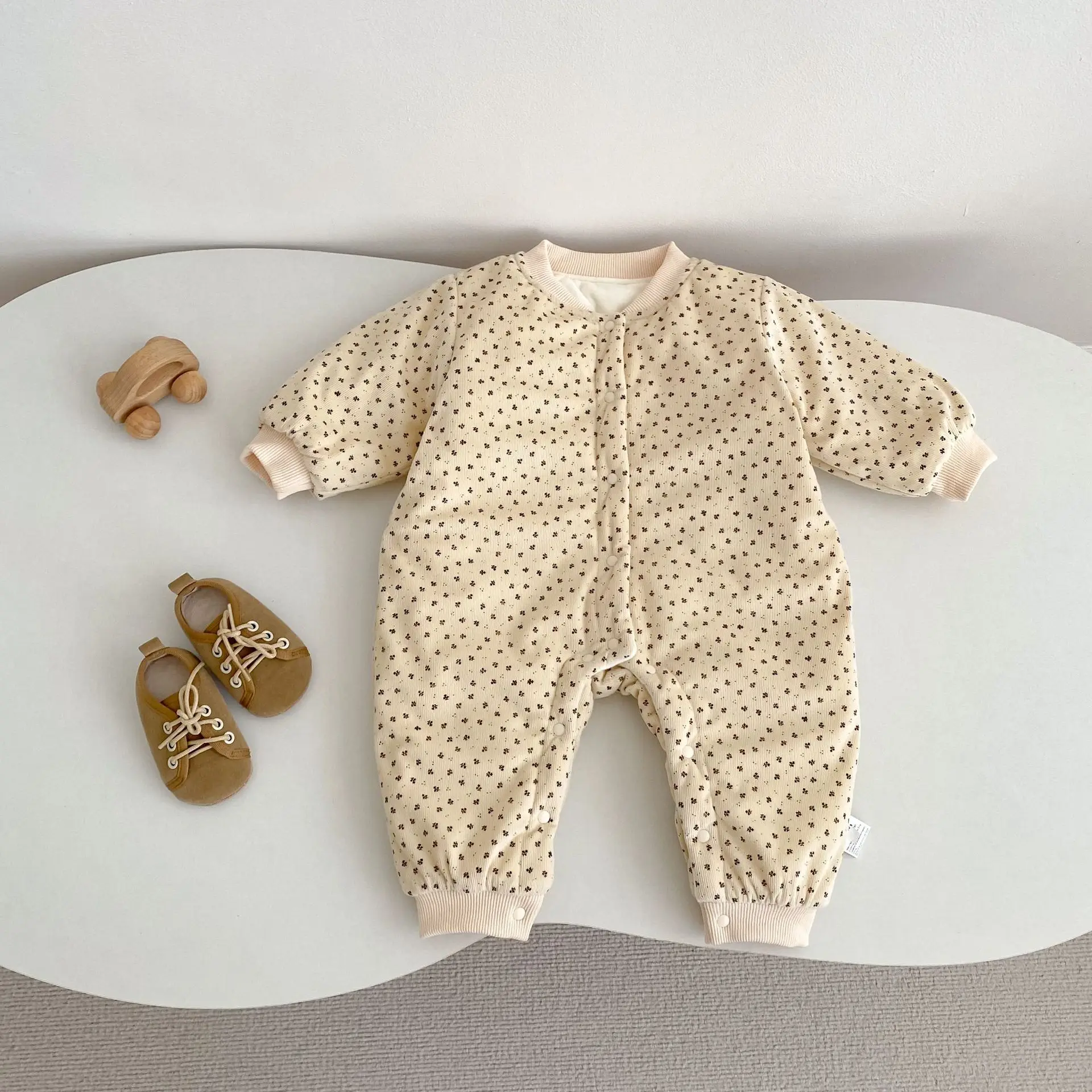 Новая осенне-зимняя детская одежда для детей 0-3 лет, модный детский комбинезон с длинными рукавами и цветочным принтом, верхняя одежда
Новая осенне-зимняя детская одежда для детей 0-3 лет, модный детский комбинезон с длинными рукавами и цветочным принтом, верхняя одежда