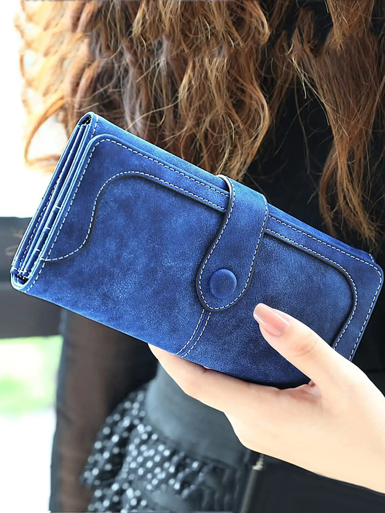 Fashionable Retro Hollow Design PU Leather Credit Card Holder Wallet For Women,Large Capacity RFID Blocking Long Wallet,Bifold Zipper Card Case Organizer With Wristlet 45 Slots For Cards Checks Cash Phone.For Parties, Shopping, Travel,Gift For Christmas,V
Fashionable Retro Hollow Design PU Leather Credit Card Holder Wallet For Women,Large Capacity RFID Blocking Long Wallet,Bifold Zipper Card Case Organizer With Wristlet 45 Slots For Cards Checks Cash Phone.For Parties, Shopping, Travel,Gift For Christmas,V