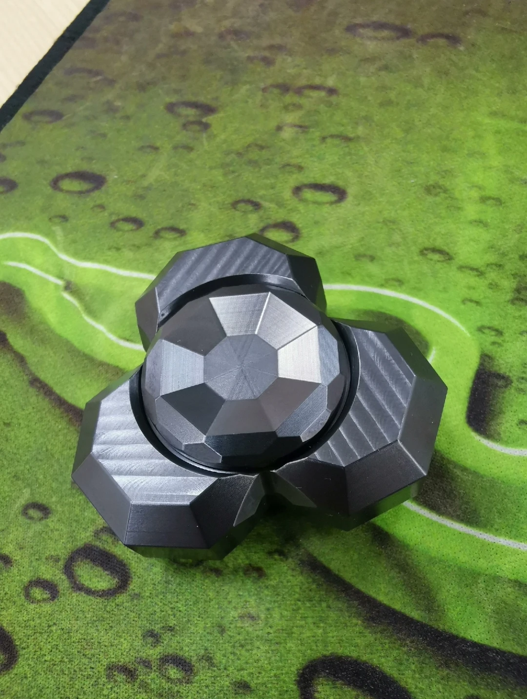 LQ Titanium Crystal 3.0 Three Leaf Gyroscope Fingertip Gyroscope EDC Feel Super Great
LQ Titanium Crystal 3.0 Three Leaf Gyroscope Fingertip Gyroscope EDC Feel Super Great