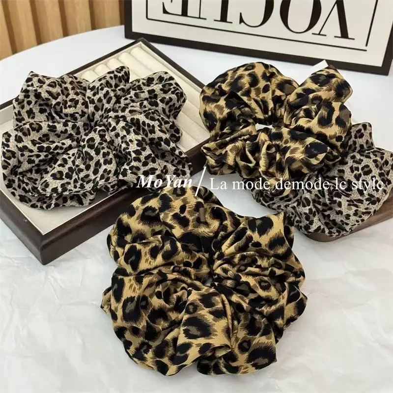 2PCS Leopard Print Scrunchies Hair Tie Rope High Elasticity Elastic Hair Band Ponytail Holder Elegant Women Hair Accessories
2PCS Leopard Print Scrunchies Hair Tie Rope High Elasticity Elastic Hair Band Ponytail Holder Elegant Women Hair Accessories