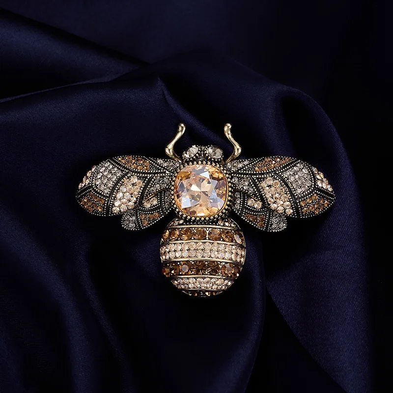 European and American Light Luxury Full Zircon Vintage Insect Bee Brooch Multifunctional Collar Decoration Suit Coat Accessory B
European and American Light Luxury Full Zircon Vintage Insect Bee Brooch Multifunctional Collar Decoration Suit Coat Accessory B