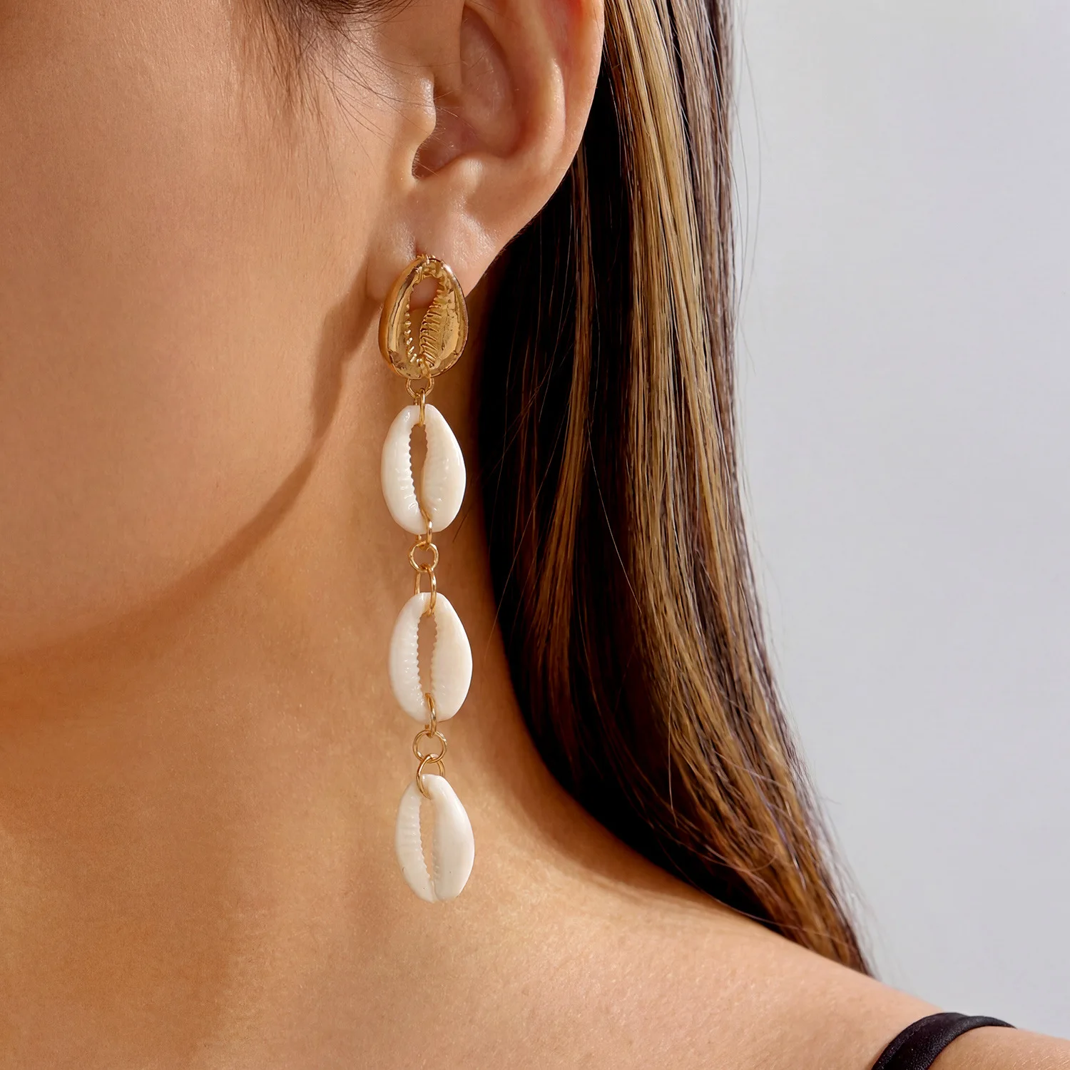 FTCY Bohemian Natural Cowrie Shell Drop Earrings For Women Gold Color Beaded Hoop Tassel Dangle Earring Summer Beach Vacation
FTCY Bohemian Natural Cowrie Shell Drop Earrings For Women Gold Color Beaded Hoop Tassel Dangle Earring Summer Beach Vacation