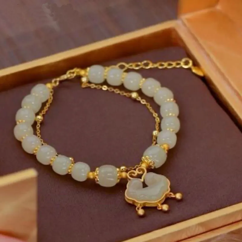 Hetian Jade Antique Bracelet Creative All-Match Auspicious Cute Female Temperamental Fashion Gifts Femme
Hetian Jade Antique Bracelet Creative All-Match Auspicious Cute Female Temperamental Fashion Gifts Femme