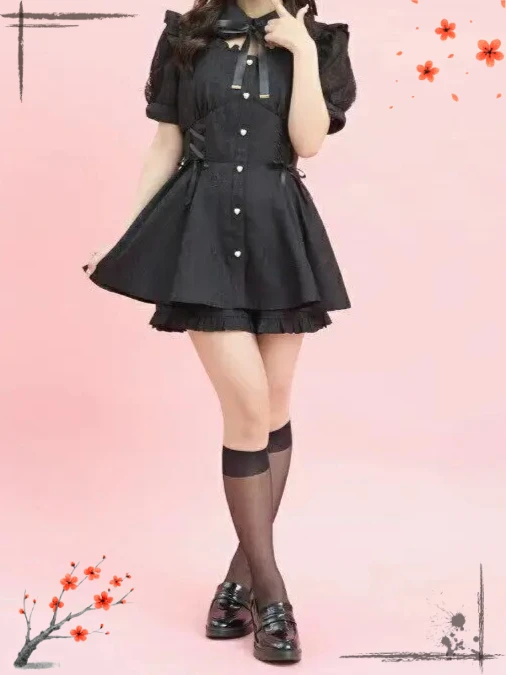 Japanese Hollow Straps Mass Produced Lolita Suit Subculture Sweet Lace Lapel Pleated Bow Strap Short Sleeved Dress Shorts Women
Japanese Hollow Straps Mass Produced Lolita Suit Subculture Sweet Lace Lapel Pleated Bow Strap Short Sleeved Dress Shorts Women