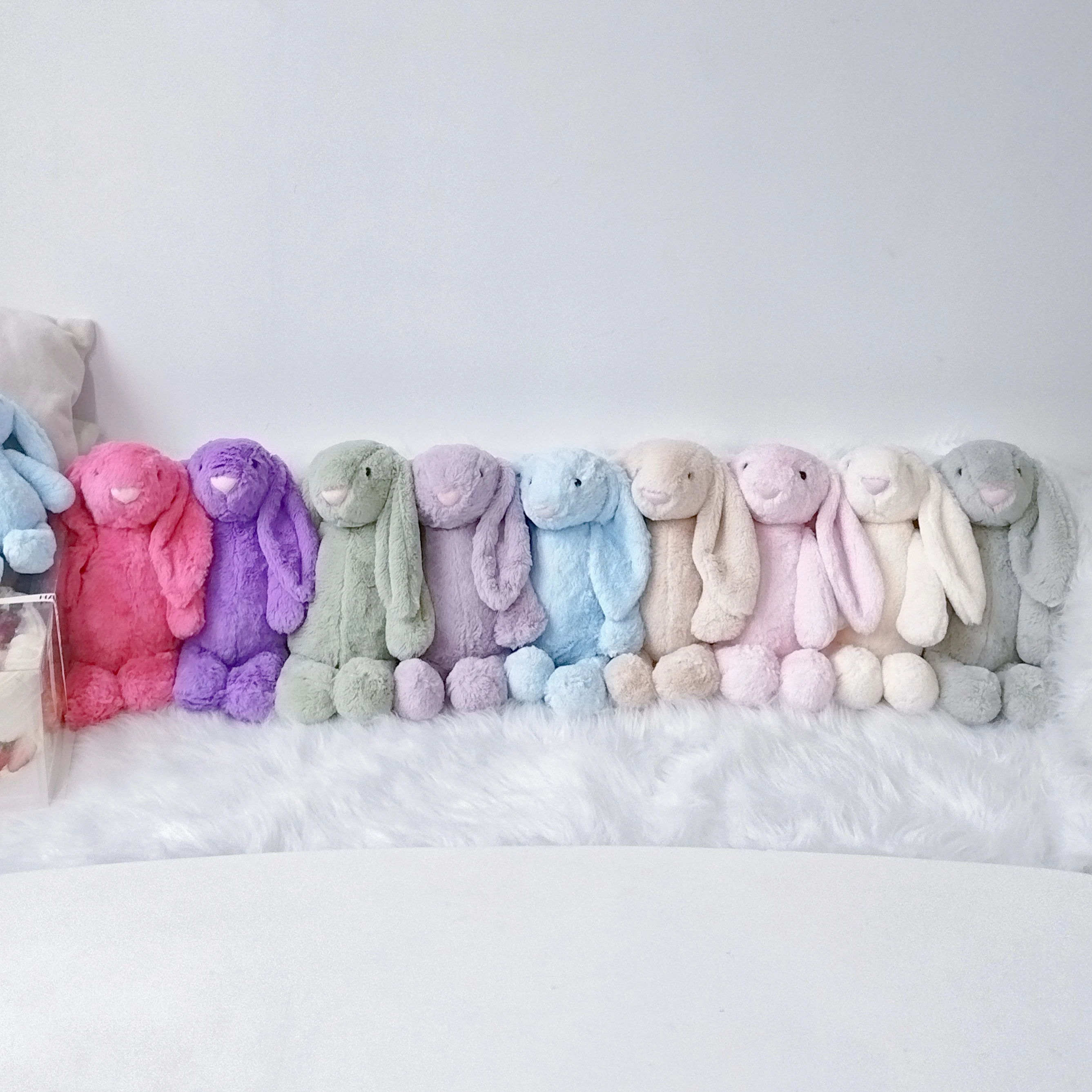 Wholesale soft cute baby toy long ears blue rabbit plush toys universal Easter gift for men and women
Wholesale soft cute baby toy long ears blue rabbit plush toys universal Easter gift for men and women