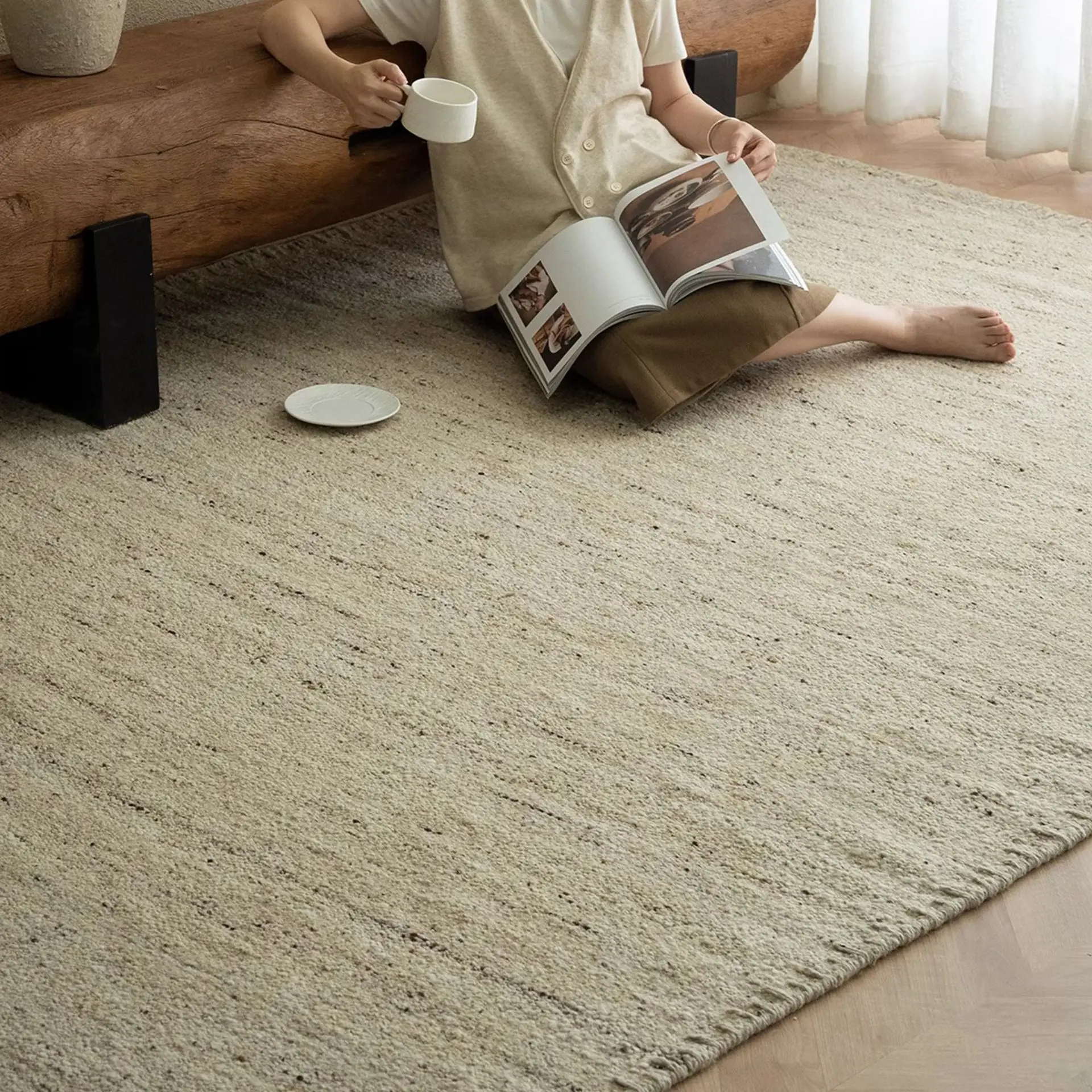 Wool blanket Beige medieval hand-woven premium carpet Bedroom floor mat Large area dirt-resistant blanket
Wool blanket Beige medieval hand-woven premium carpet Bedroom floor mat Large area dirt-resistant blanket