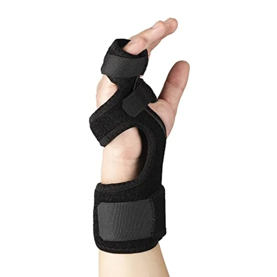 Contender Boxer Splint for boxing training, durable neoprene material, black color, provides wrist support and impact protectio
Contender Boxer Splint for boxing training, durable neoprene material, black color, provides wrist support and impact protectio