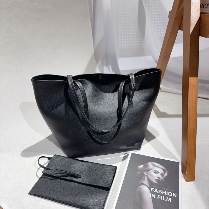 Ladies' genuine leather and cowhide with uniform texture and delicate touch handbag
Ladies' genuine leather and cowhide with uniform texture and delicate touch handbag