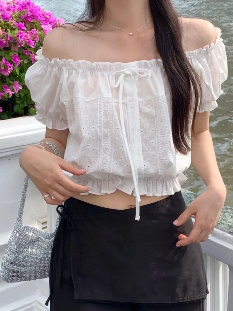 French Style Bubble Sleeve Short Sleeve Shirt Women's Versatile Top Dongda Gate Small Audience Design Sensation Cotton Blend
French Style Bubble Sleeve Short Sleeve Shirt Women's Versatile Top Dongda Gate Small Audience Design Sensation Cotton Blend