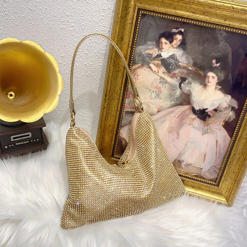 Shiny and non functional rhinestone trendy light luxury full underarm bag, niche design temperament, hand-held shoulder bag
Shiny and non functional rhinestone trendy light luxury full underarm bag, niche design temperament, hand-held shoulder bag
