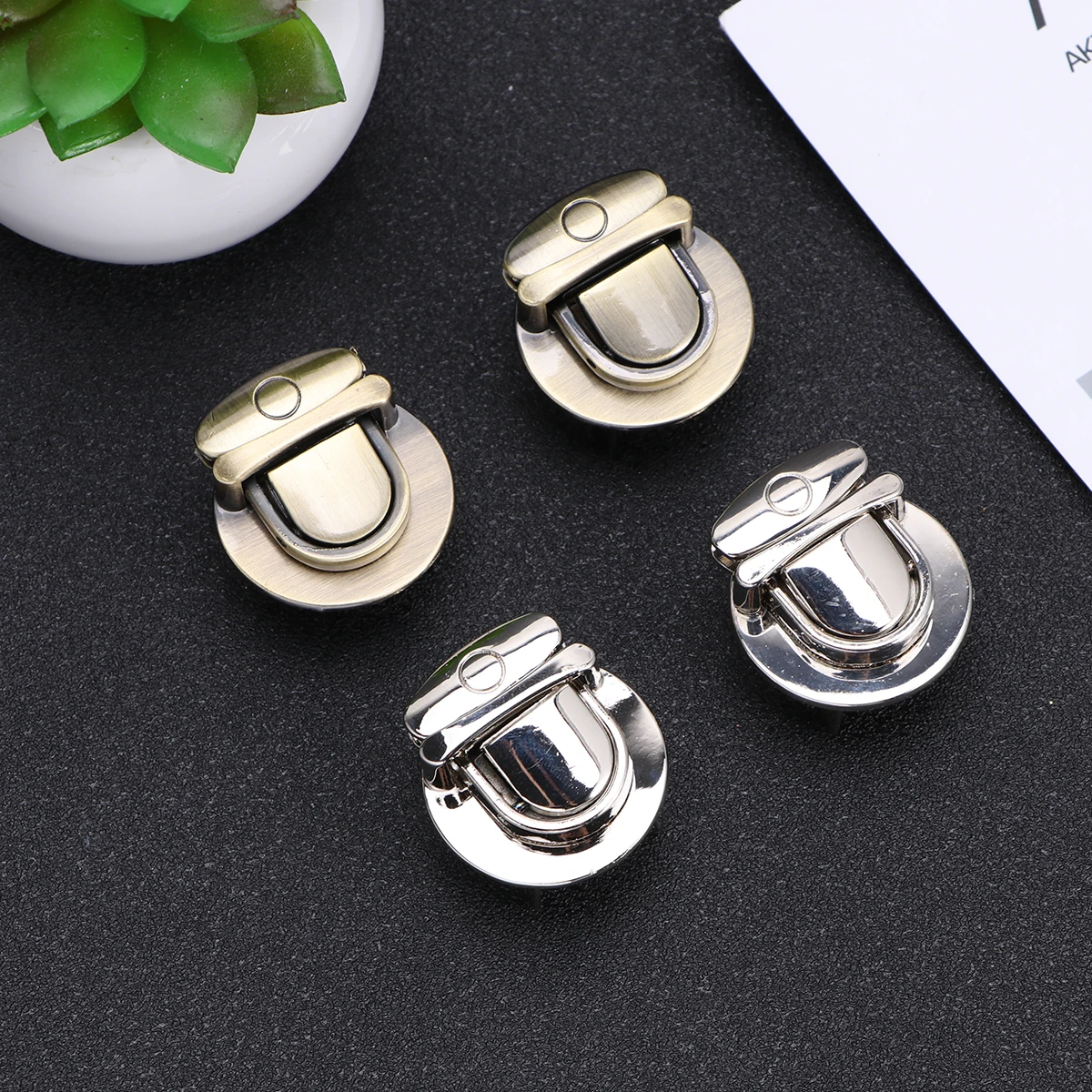 20pcs Metal Box Latches Vintage Locks For Wooden Jewelry Gift Wine Toolbox Cabinet Chests Durable Easy Install Tongue Lock Tuck
20pcs Metal Box Latches Vintage Locks For Wooden Jewelry Gift Wine Toolbox Cabinet Chests Durable Easy Install Tongue Lock Tuck