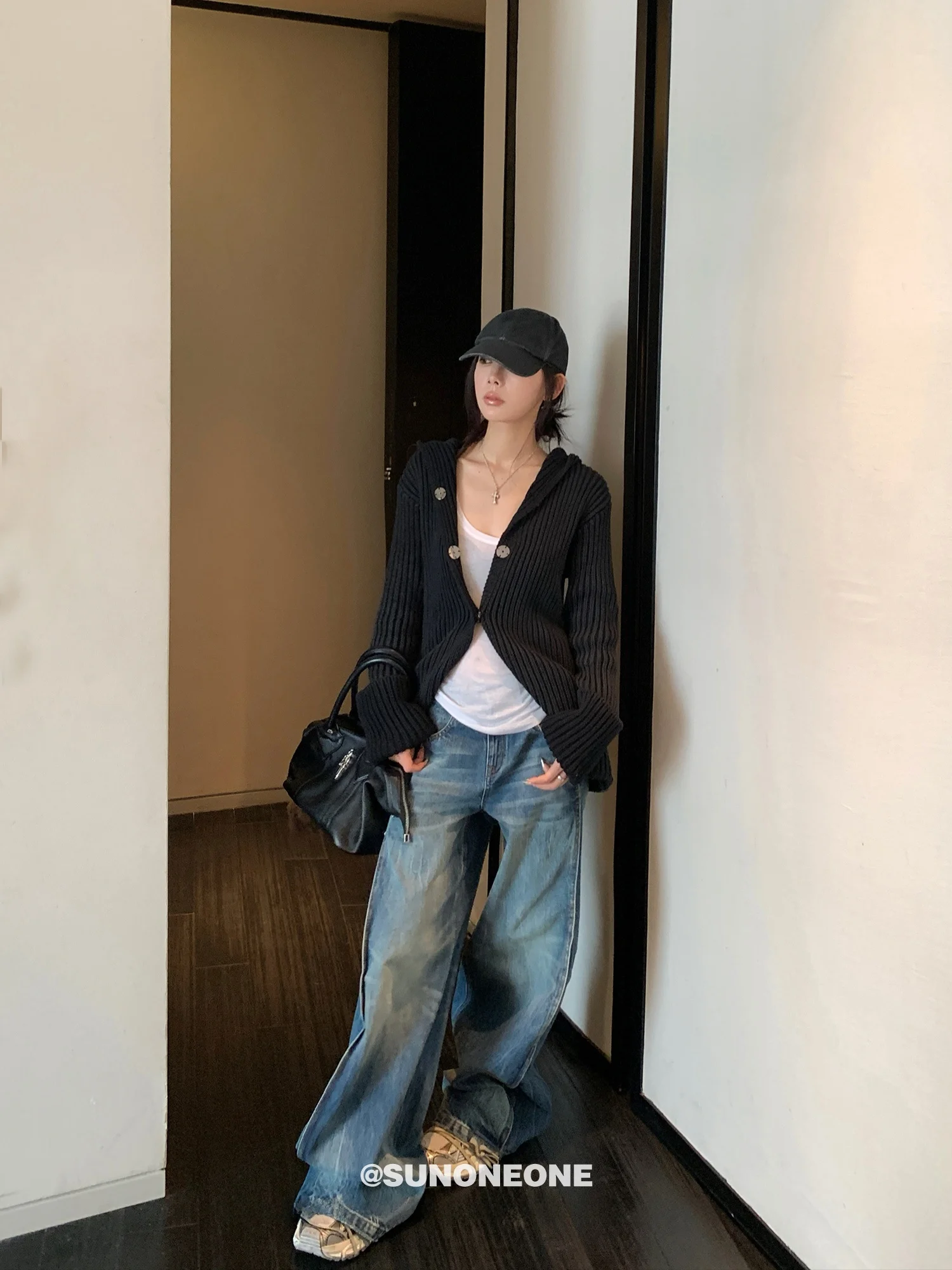 Low Waist Wide Leg Denim Jeans Women's Casual American Style Retro Washed Spring Autumn New Loose Fit Jeans by SUNONEONE
Low Waist Wide Leg Denim Jeans Women's Casual American Style Retro Washed Spring Autumn New Loose Fit Jeans by SUNONEONE