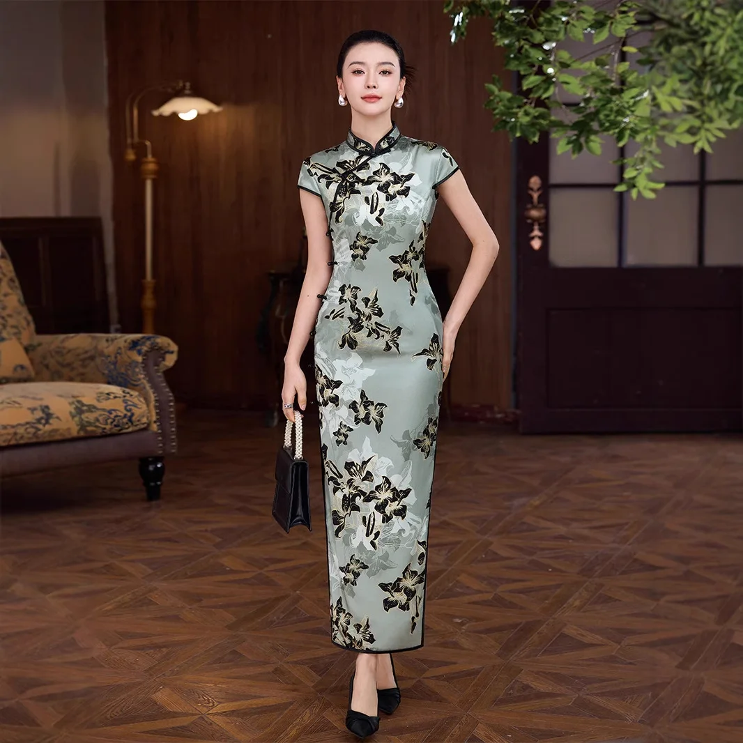 Improved Silk Chinese Shanghai Style Floral Traditional Vintage Modern Cheongsam Qipao High-Grade Retro Young Daily Wearable
Improved Silk Chinese Shanghai Style Floral Traditional Vintage Modern Cheongsam Qipao High-Grade Retro Young Daily Wearable